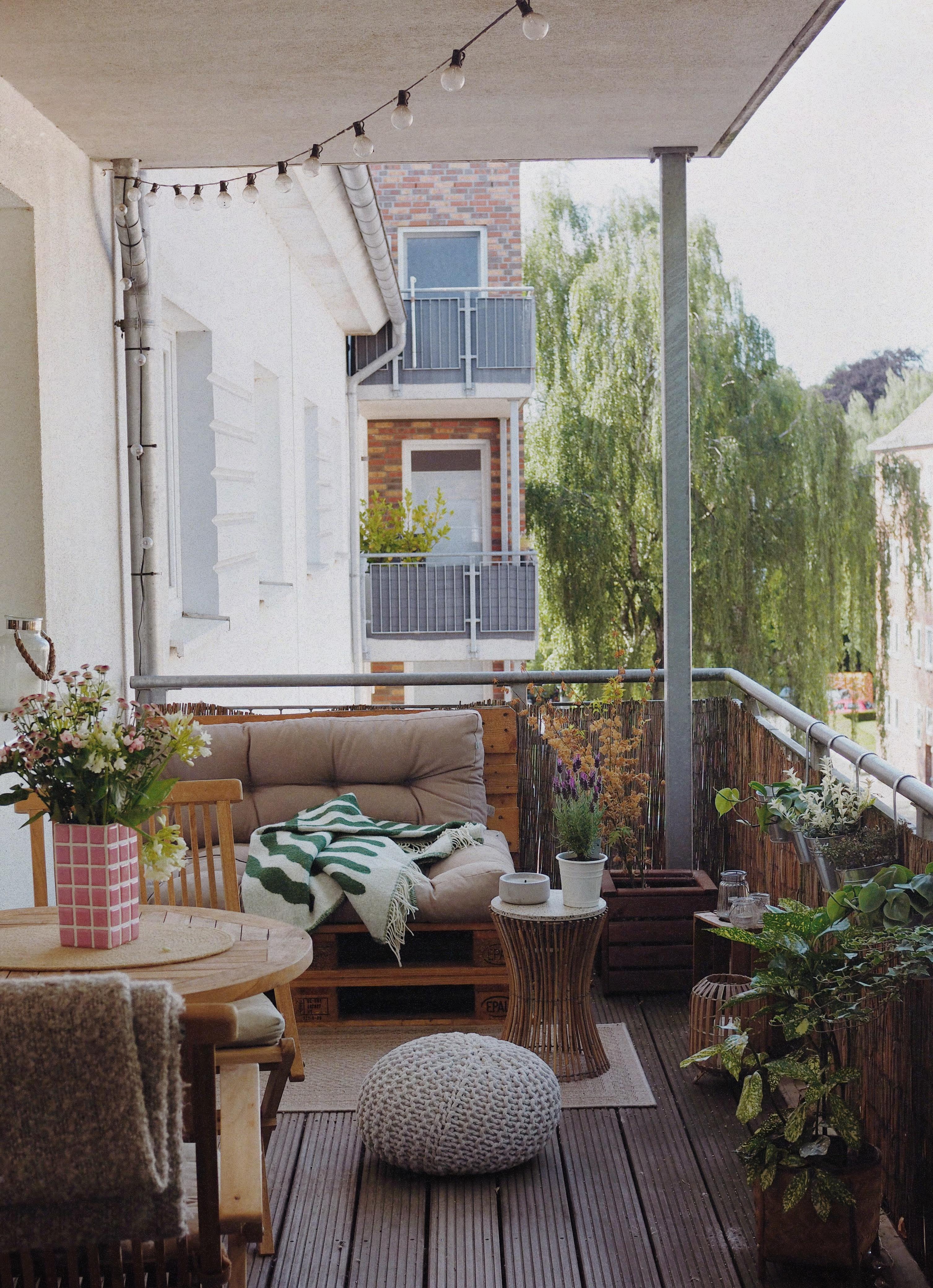 🫶🏽 
#balkon #outdoor #palettenmöbel #balkonideen #balkonpflanzen