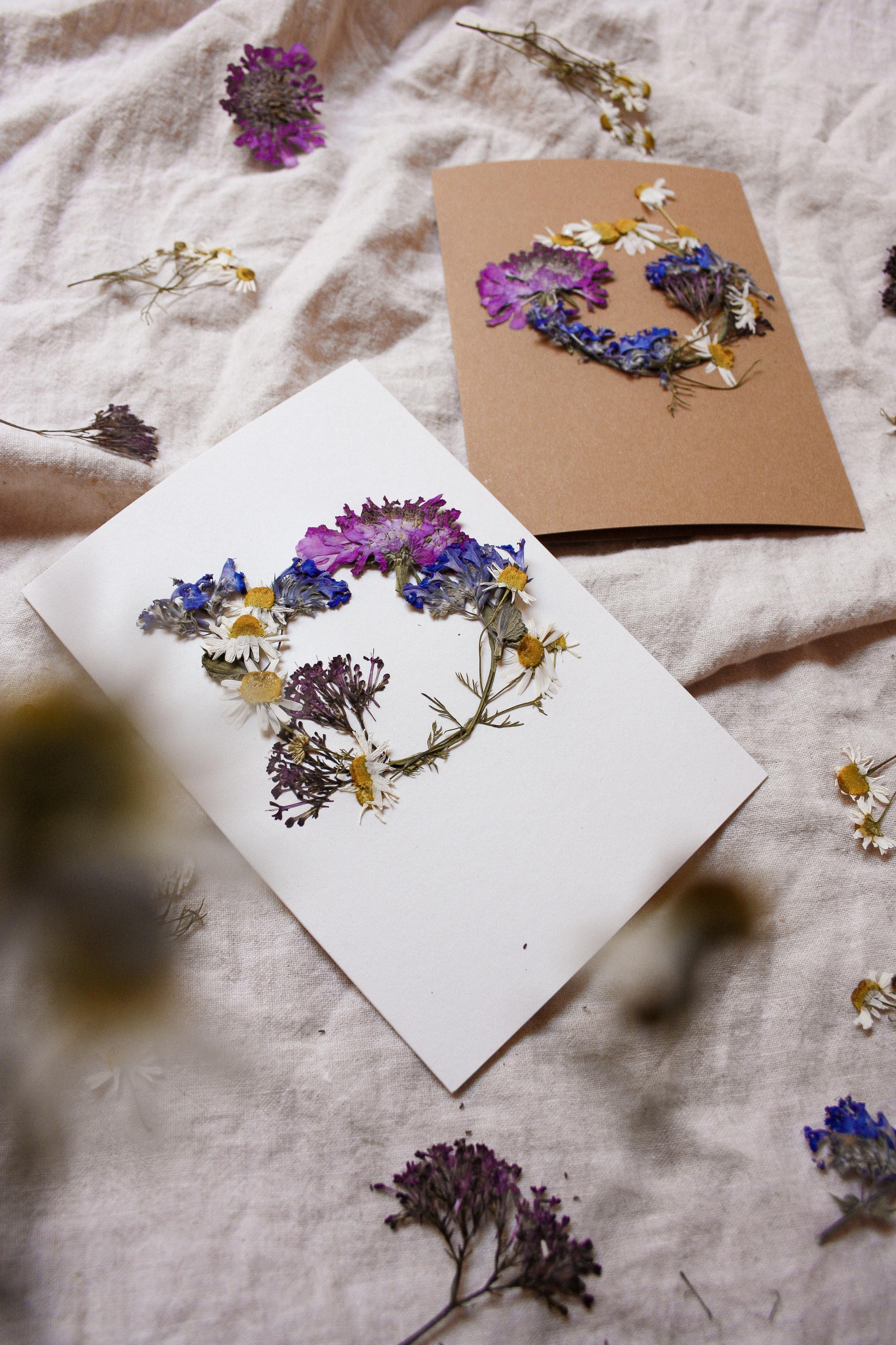 ♡ DIY Karten ♡
#diy #crafts #trockenblumen #driedflowers #karten #Geschenkideen #blumenliebe #Geschenke 