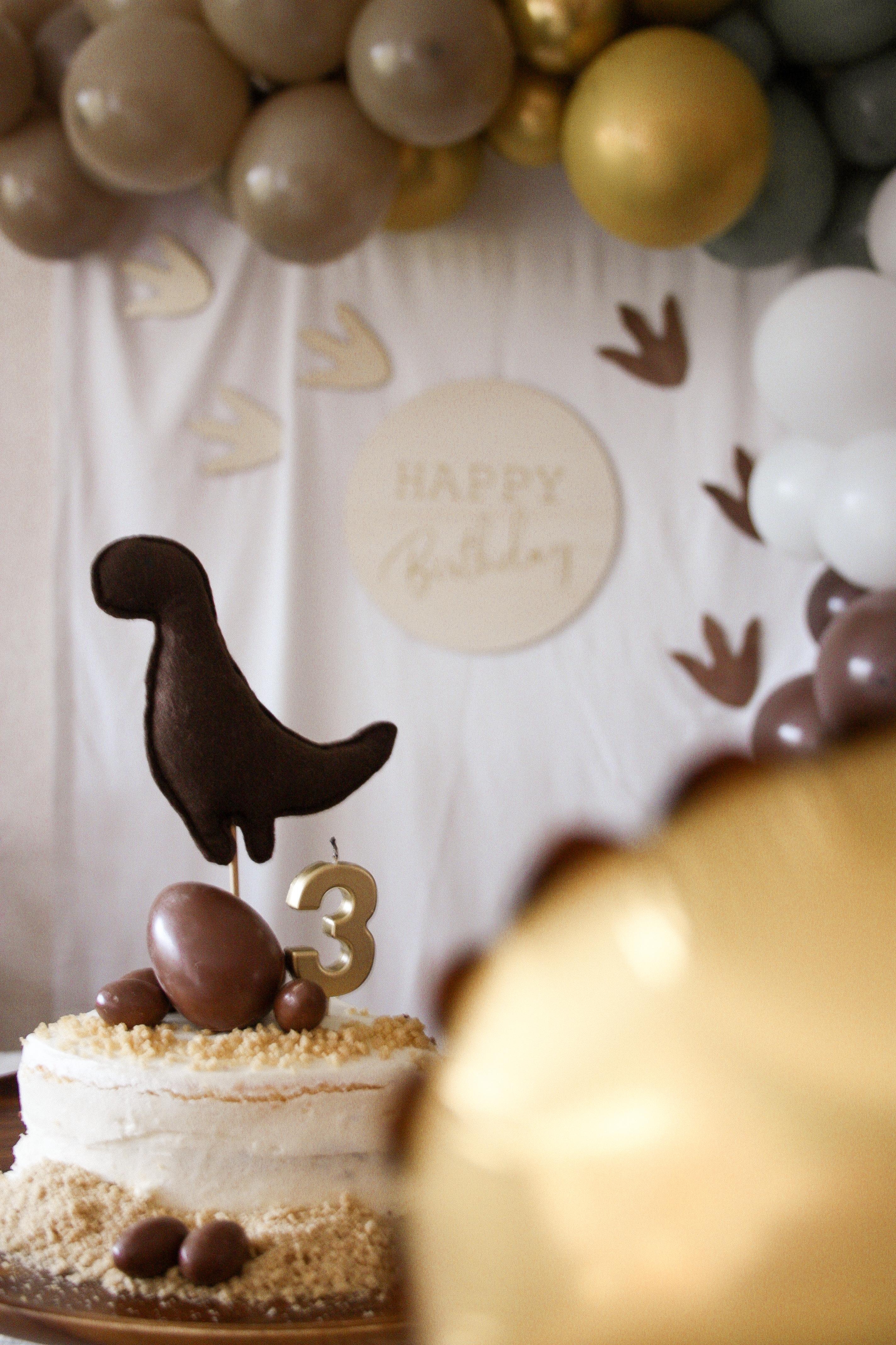 ♡ Happy Birthday kleiner Dino ♡

#foodchallenge #Naschkatze #geburtstag #diy #backen #cake 