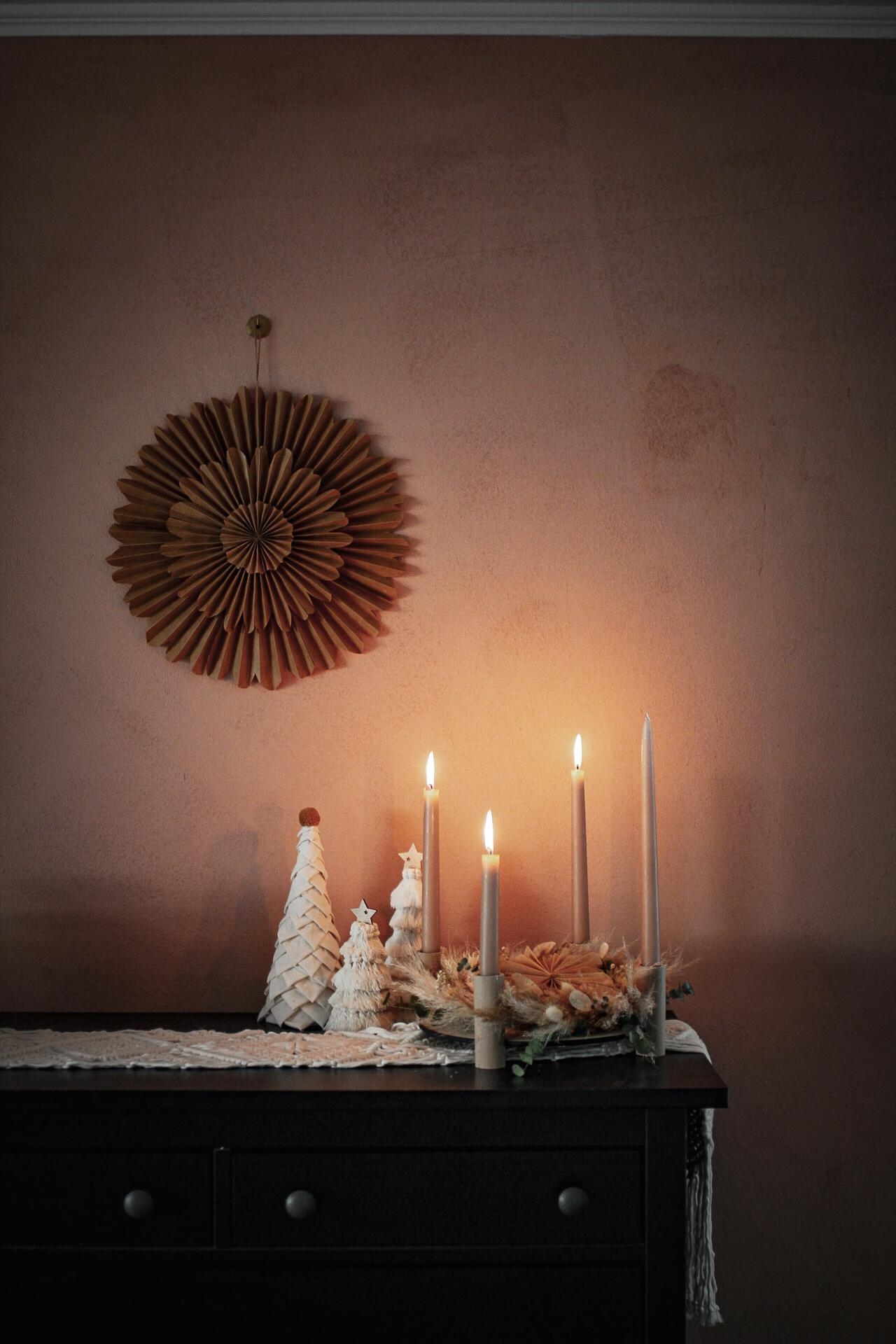 Adventzeit ist Lichterzeit #adventkranz #selbermachenmachtglücklich #bohodecor #interior123 #weihnachtsdeko