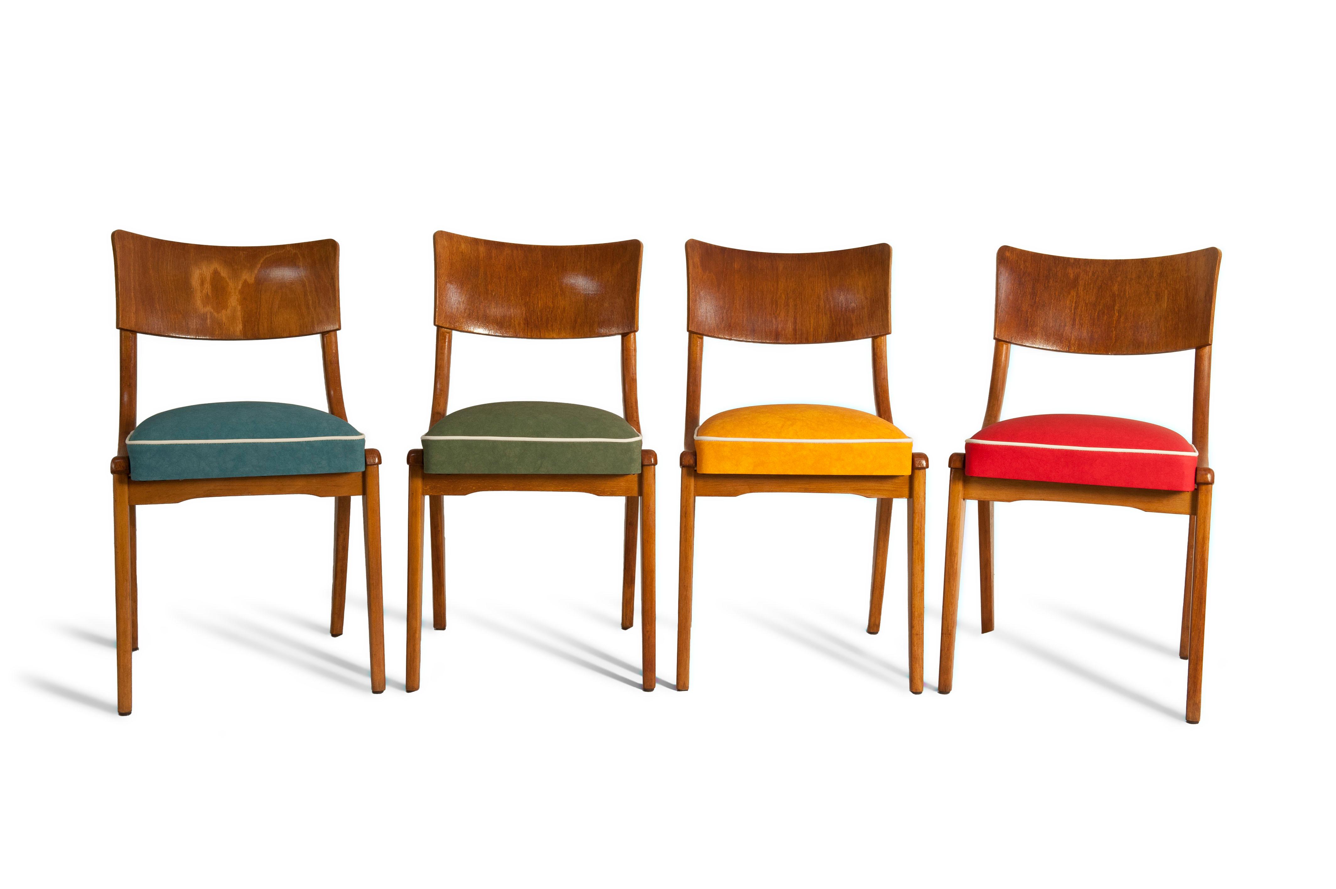 Alte Stühle wurden modern und einzigartig erneuert und überarbeitet. #küche #60erjahre #vintage #wohnzimmer ©Polsterei Deutschmann Design