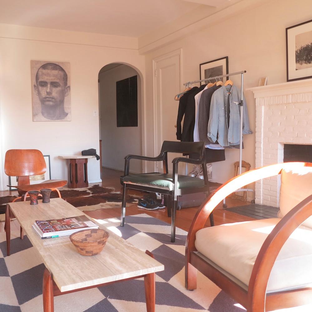 Appartement Interior Styling #stuhl #beistelltisch #wohnzimmer #sessel #garderobe ©Rasa en Détail, Eva Verena Kellner