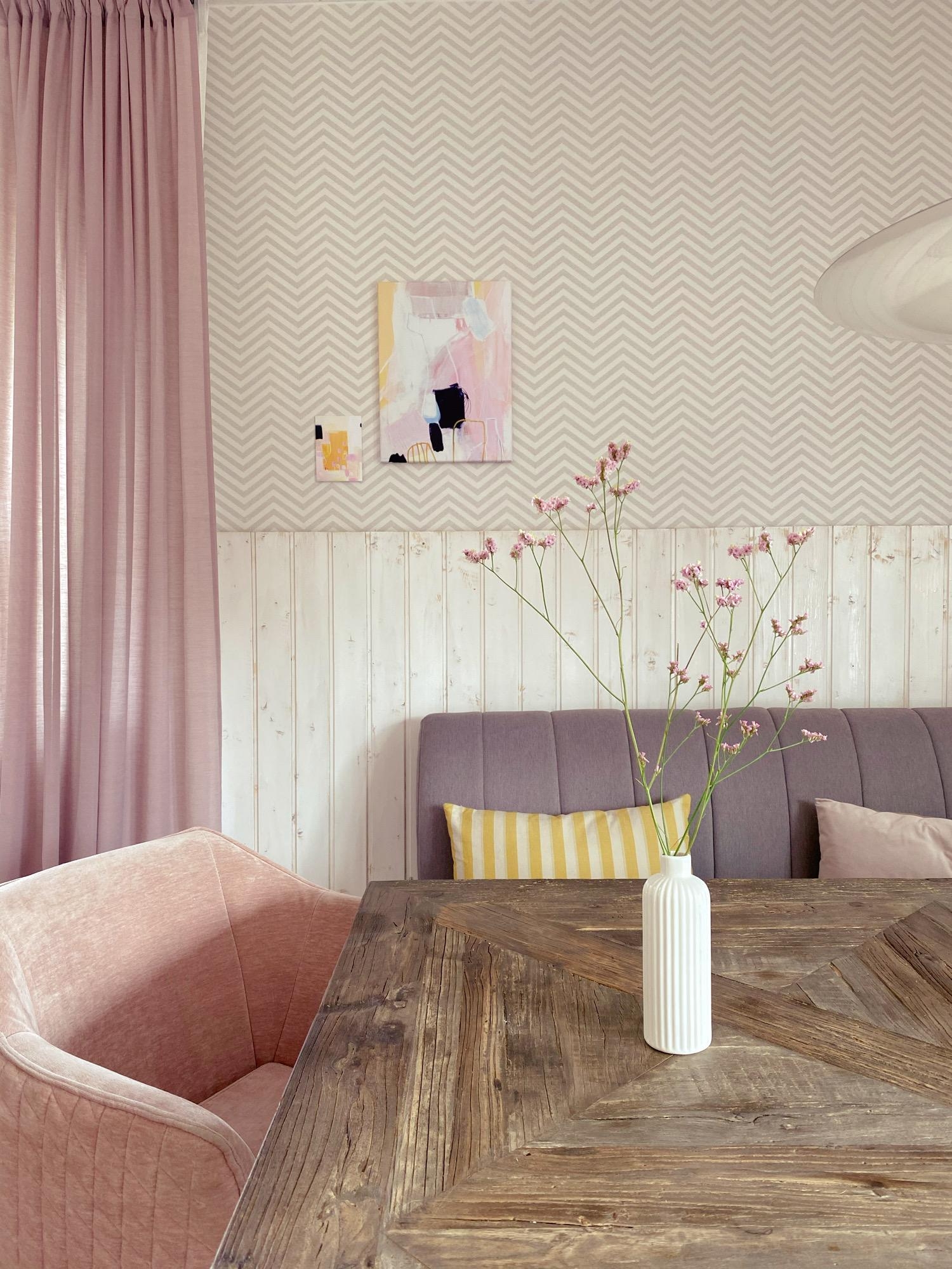 #arty#favouritecolour#artdecor#hyggehome#interiorstyle#rosarosa#diningtabledecor#holzliebe