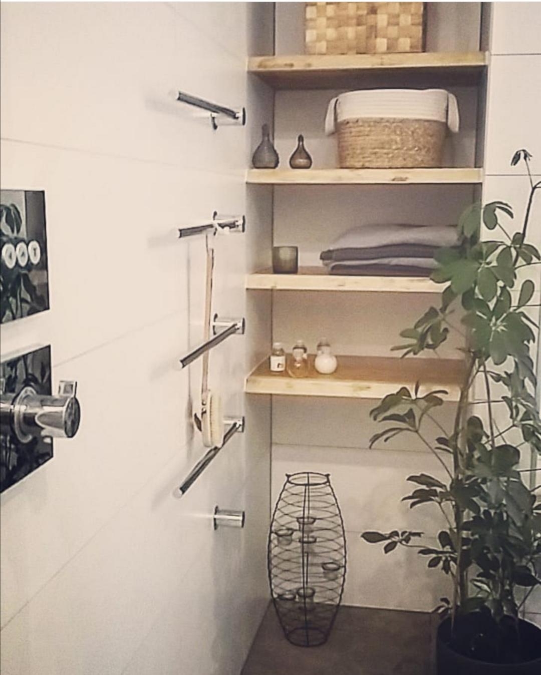 #bathroom #plants #plantsofinstagram #loveit #newhouse #homesweethome #holz #greenliving #naturmaterial #holzmöbel #inte