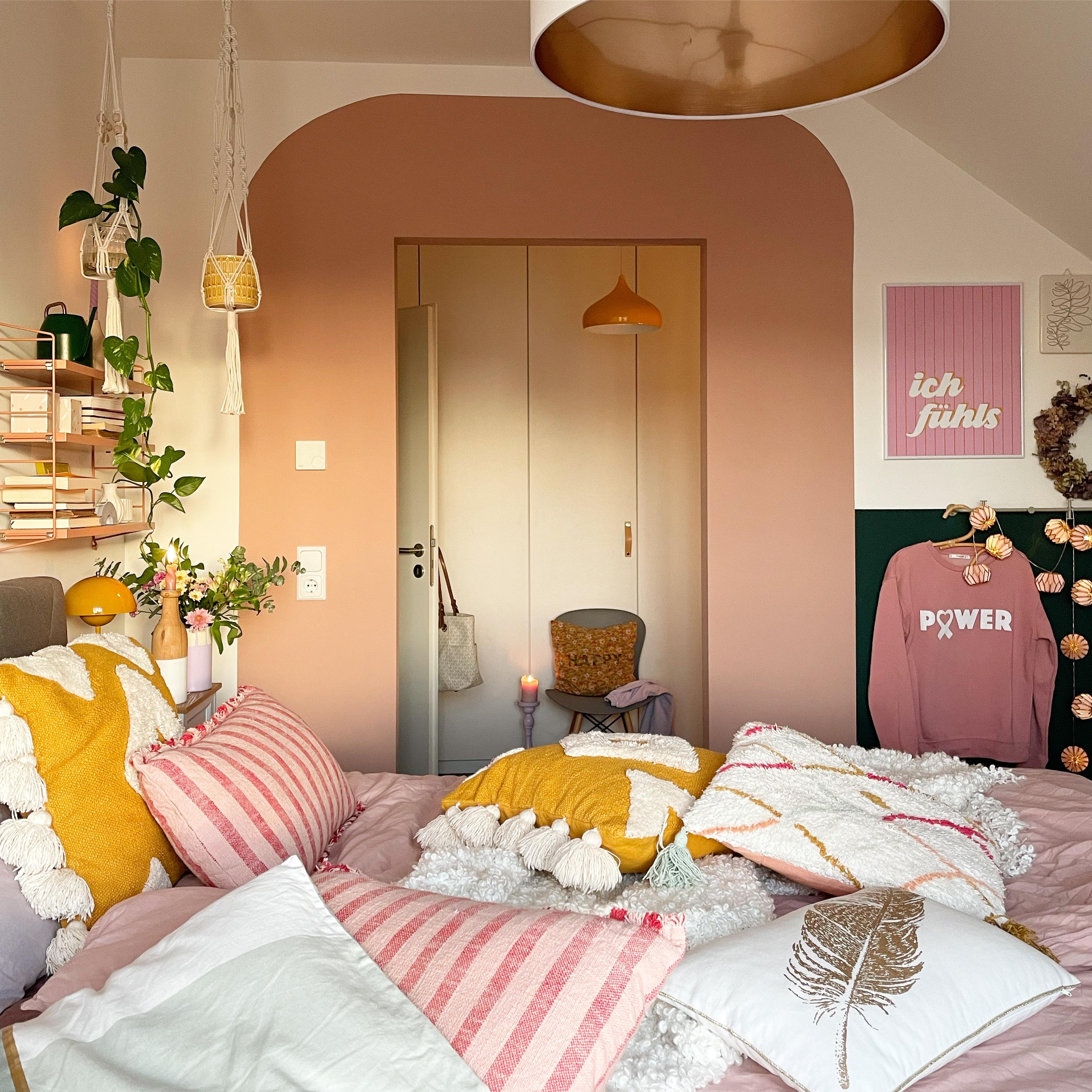 #bedroom #schlafzimmerdeko #colorfulhome #diywandgestaltung #farbenliebe 
