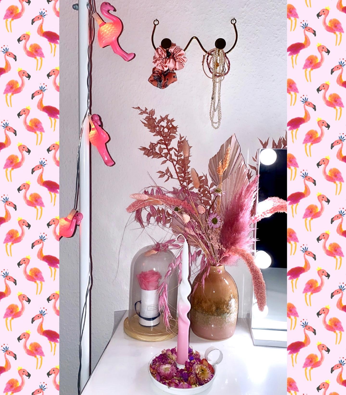 Bei mir darf es bunt sein! #pink #deko #trockenblumen #flamingo #rosa 