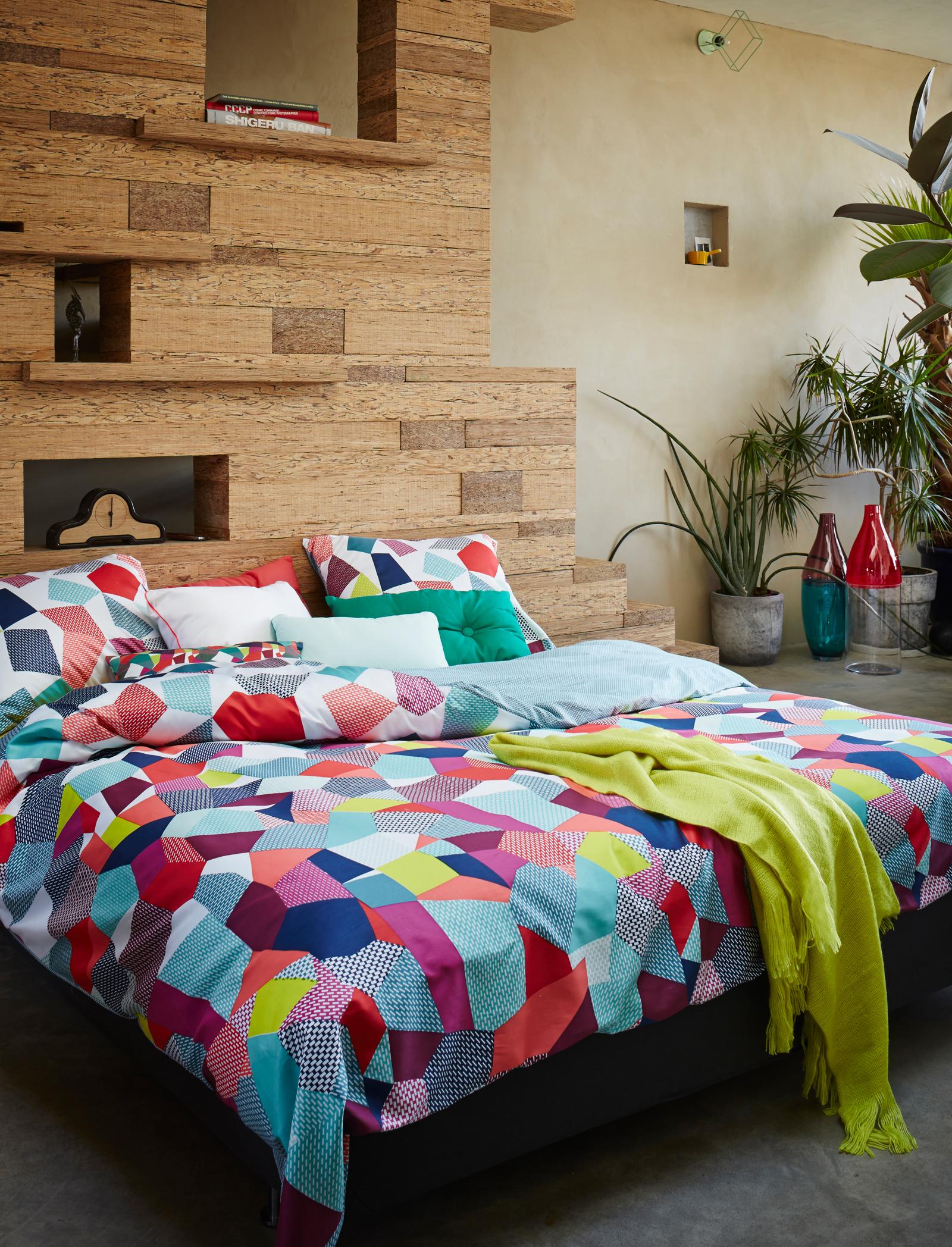 Bettbezug in Patchwork-Optik #bettwäsche #buntebettwäsche #beigewandfarbe ©Essenza Home/Essenza