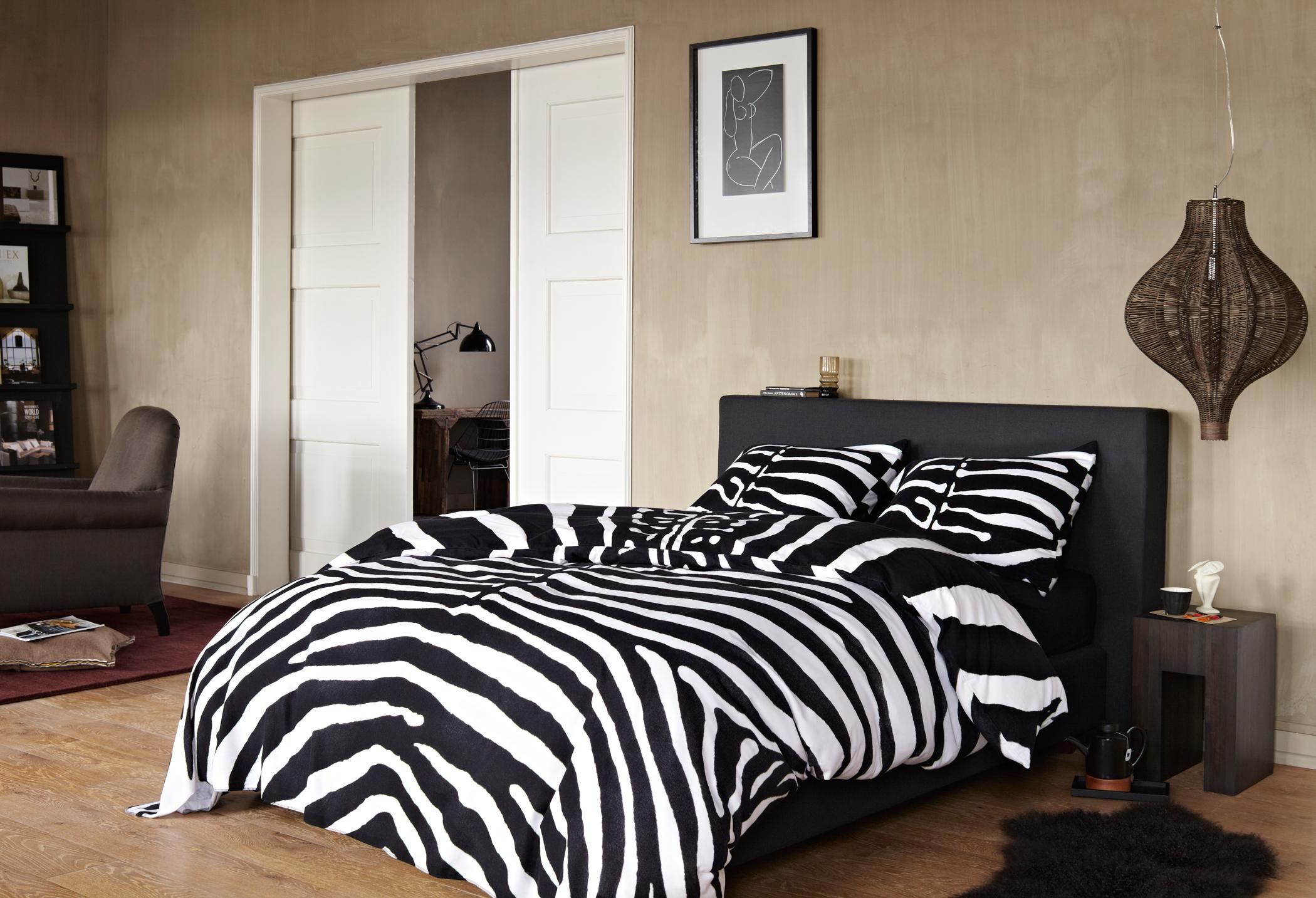 Bettwäsche mit Zebramuster #dielenboden #bettwäsche #sandfarbe ©Essenza Home/Essenza