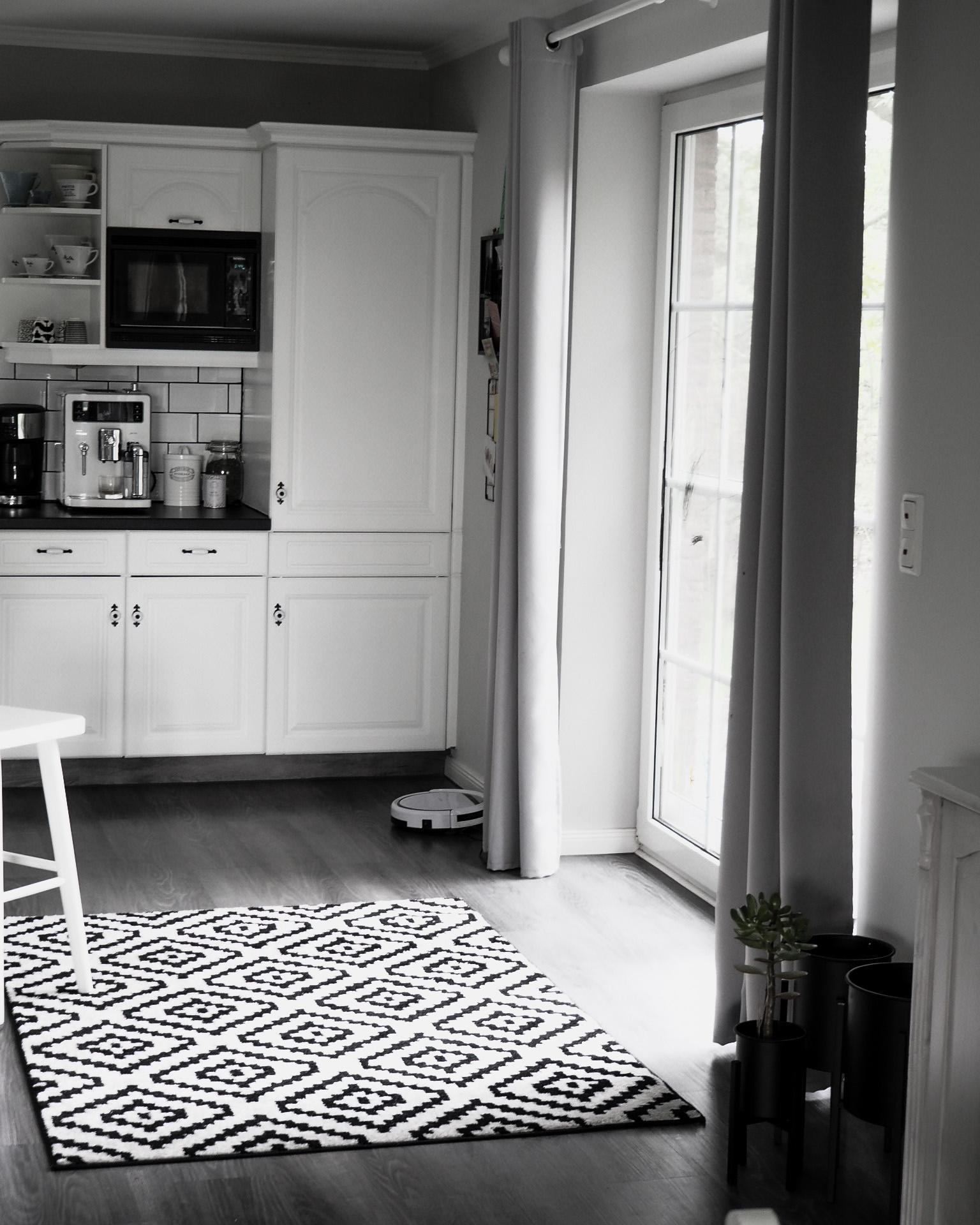 Black and white I love it #kitchen
#scandi #blackandwhiteliving
#kitcheninterior
#kitchendesign
#landhaus 