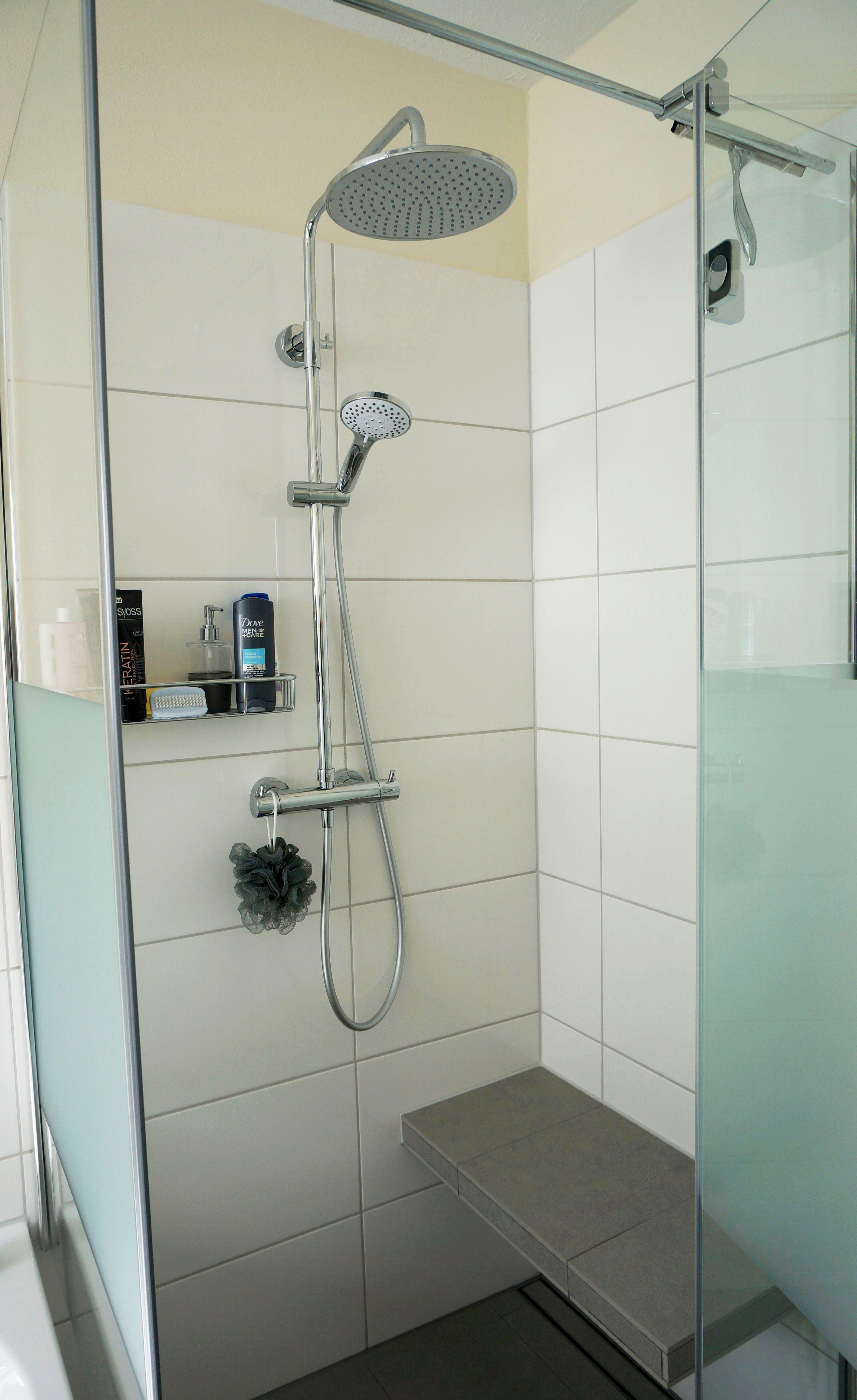 Bodengleiche Dusche mit Sitzbank #dusche #sitzbank ©HEIMWOHL GmbH