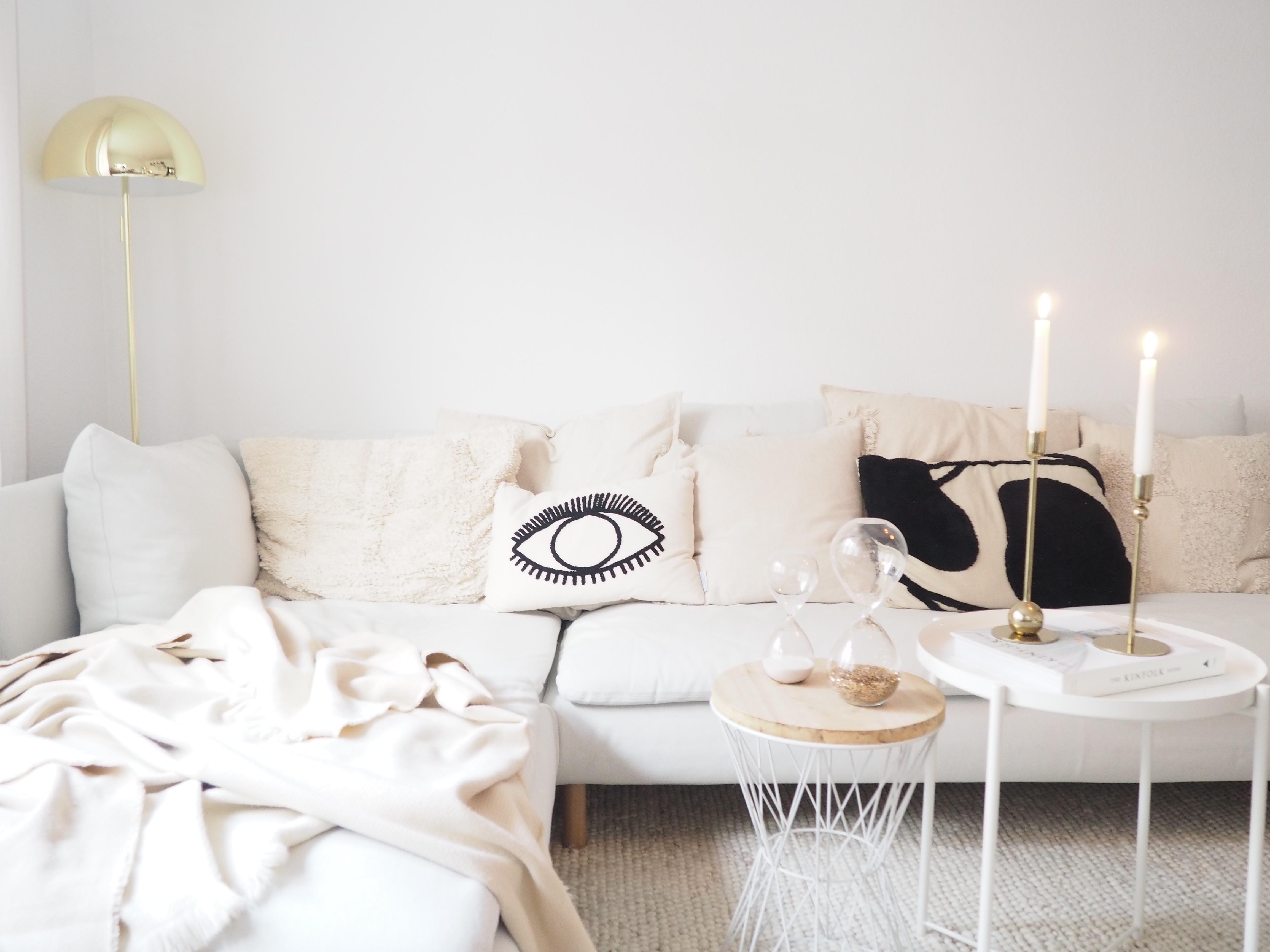 #couch #wohnzimmer #couchtisch #kissen #skandi #hygge #boho #couchliebt #couchstyle 