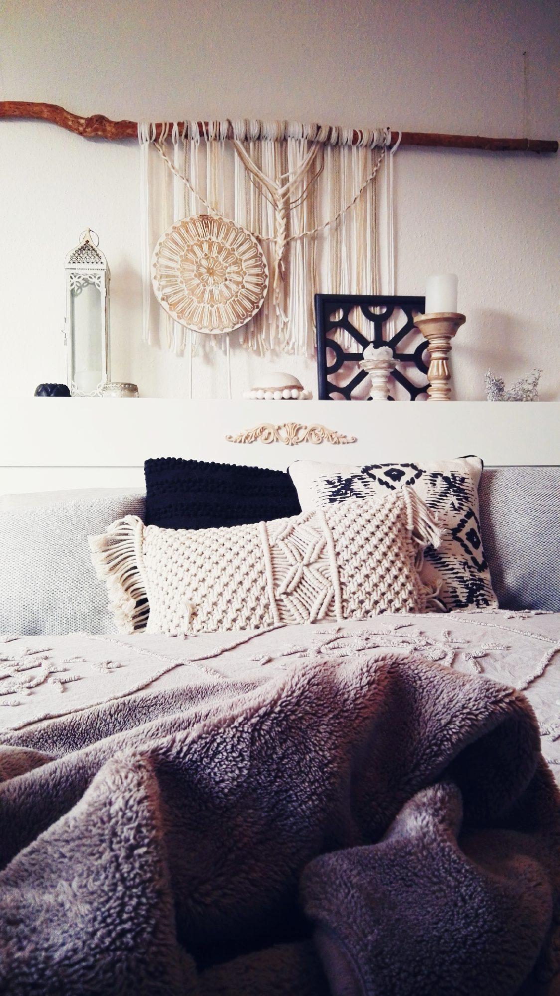Cozy bedroom.
#scandiboho #bohostyle #whiteboho #boholove #bohemianstyle #boho #bohemian #bohochic #boheme 