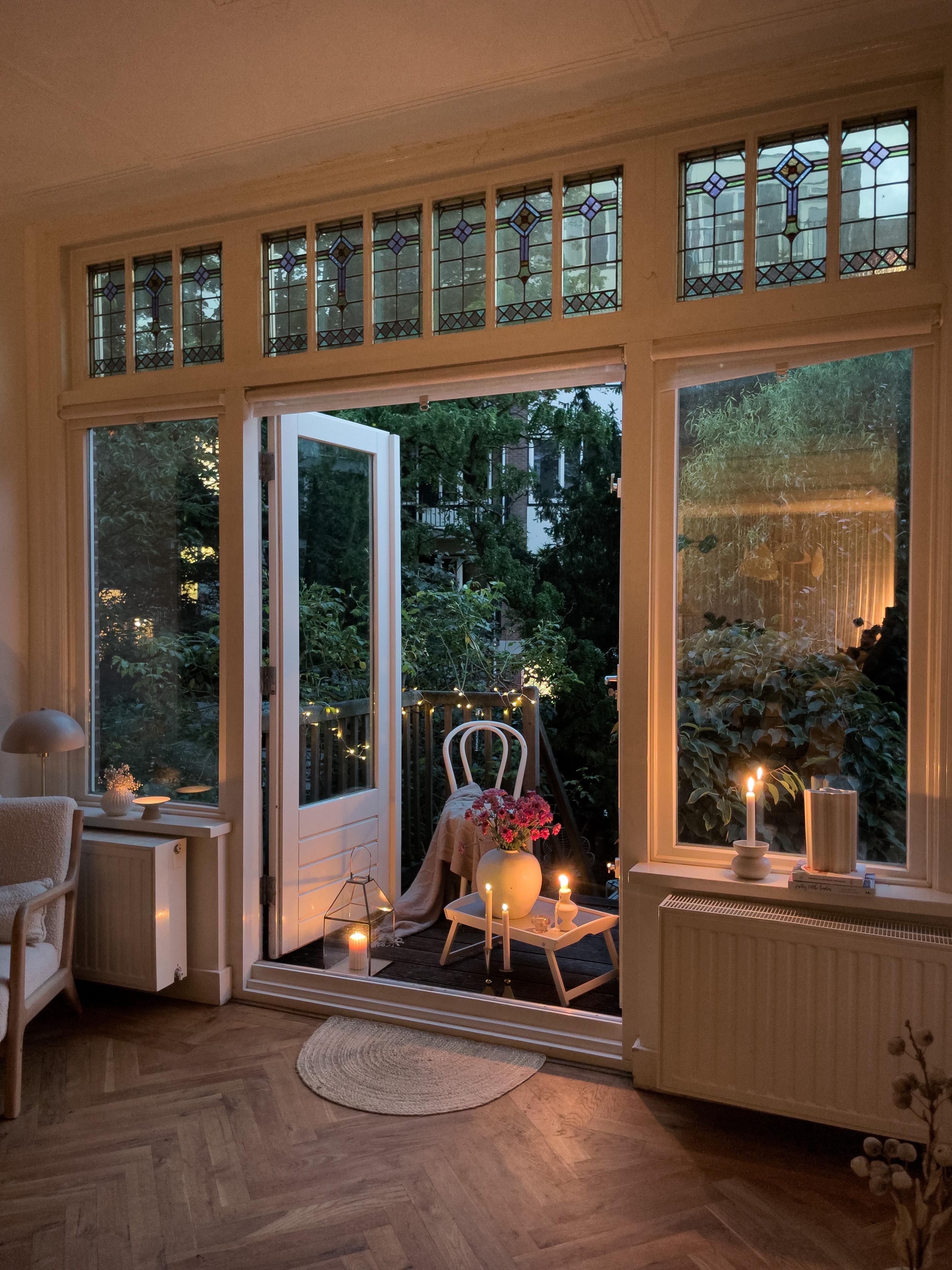 Cozy summer evening #hygge #cozy #balkon #terrasse #kerzen #garten #altbau #altbauwohnung