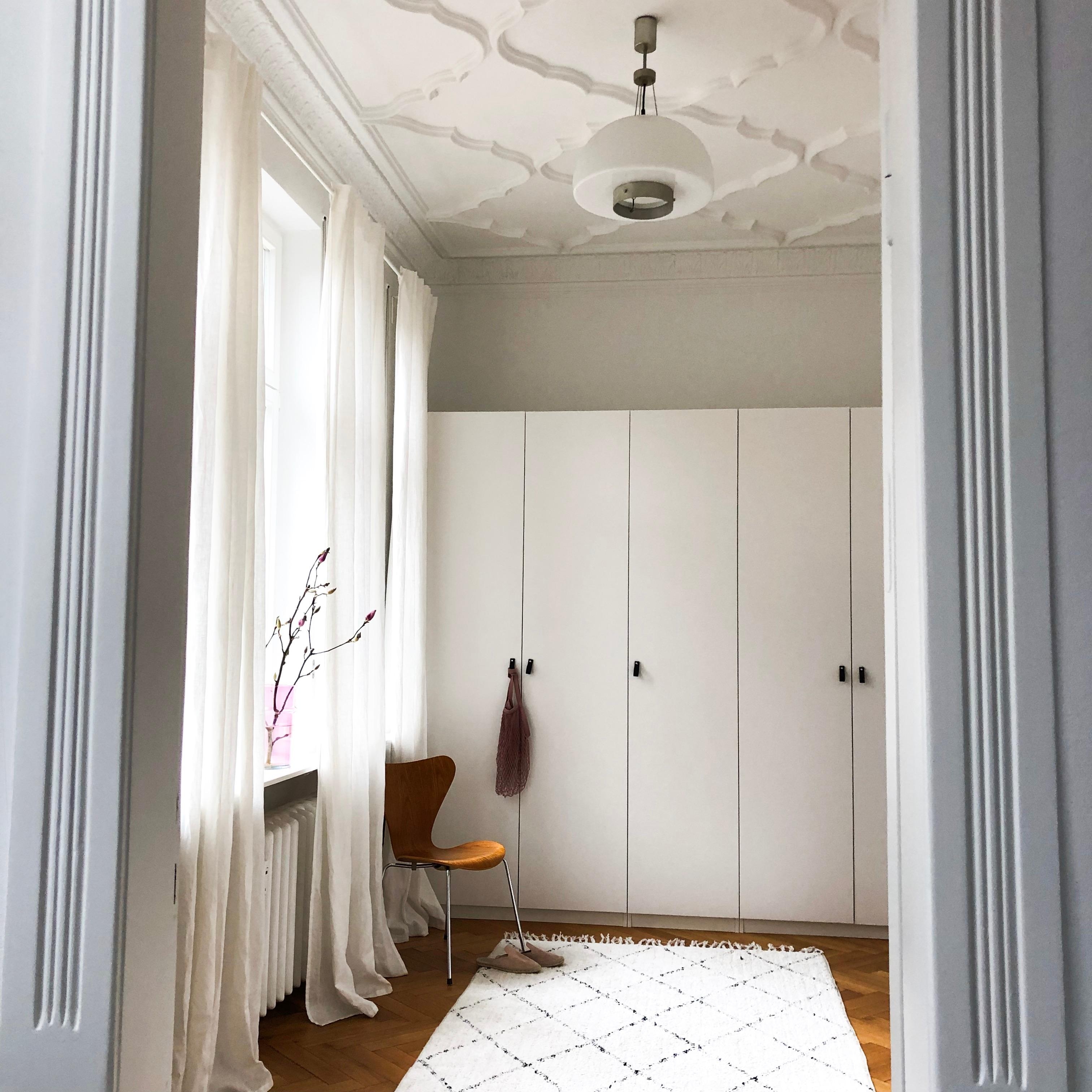 Das kleinste Zimmer in der Bude hat die schönste Decke und die Lieblingslampe vom Trödel🖤#kleinerraum #livingchallenge 