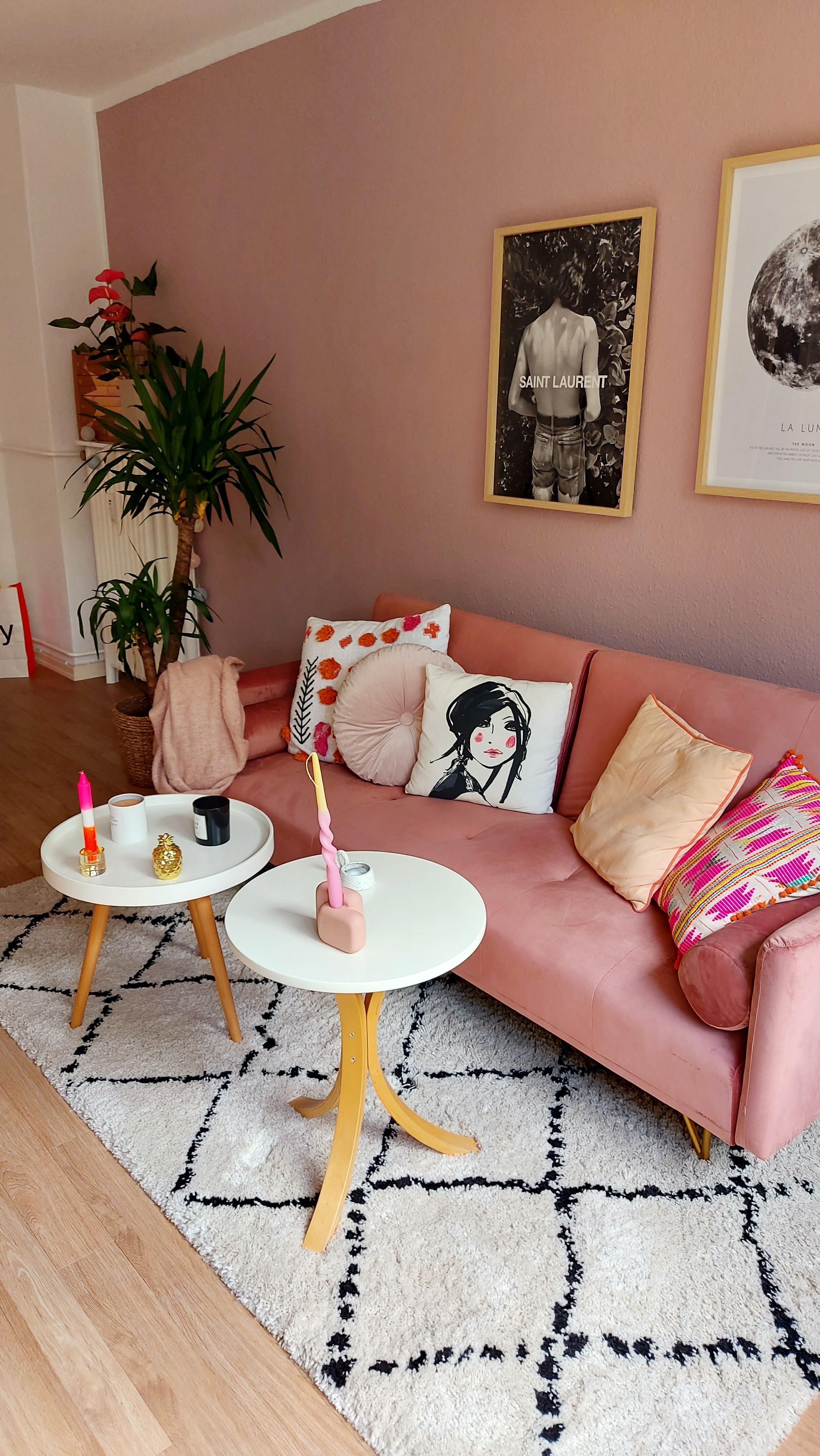 Das Wohnzimmer in Pastell-pink.
#Wohnzimmer #sklum #pink #Pastellfarben #pastell #hamburg #Eimsbüttel #saintlaurent 