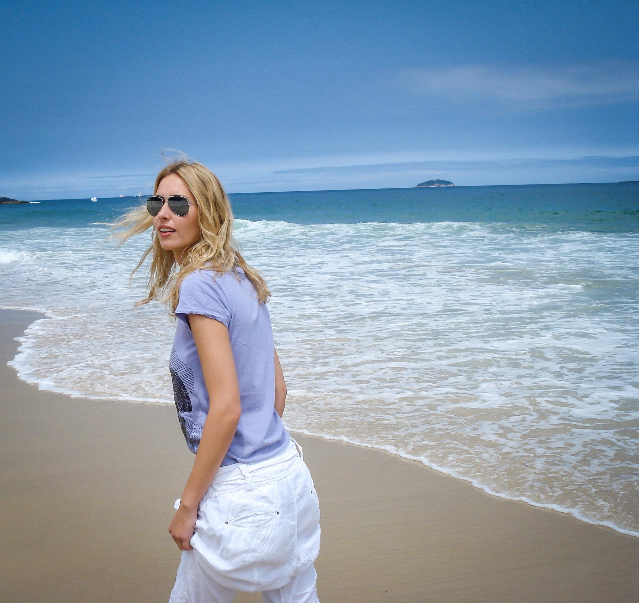 #dasbinich Milena, brasilianerin, #beachgirl, Design-, Kunst-, Fotografie- & Reiseverrückt. ♥️ #werbistdu @kontrastReich