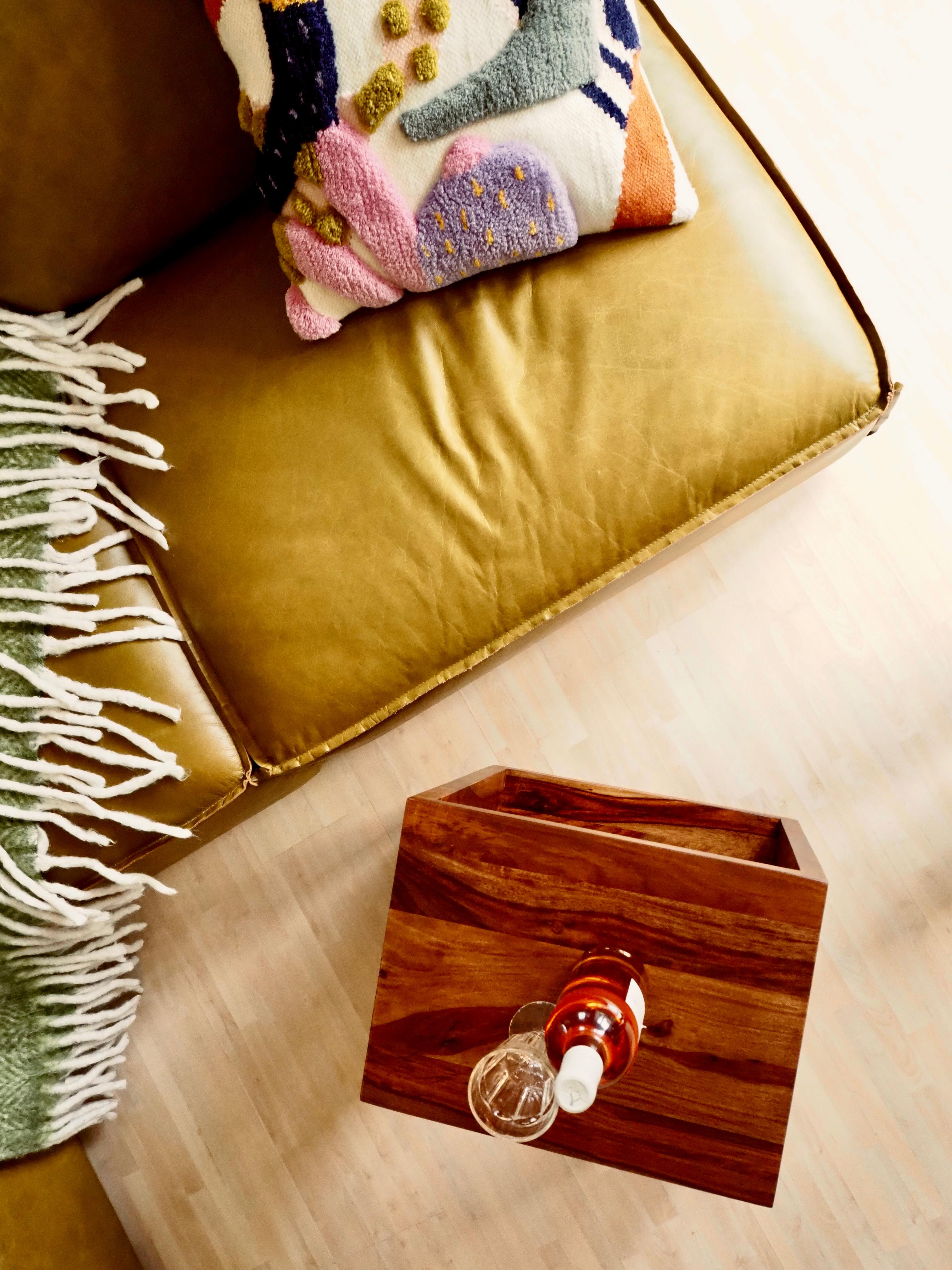 #details #livingroom #ledersofa #design #palisander