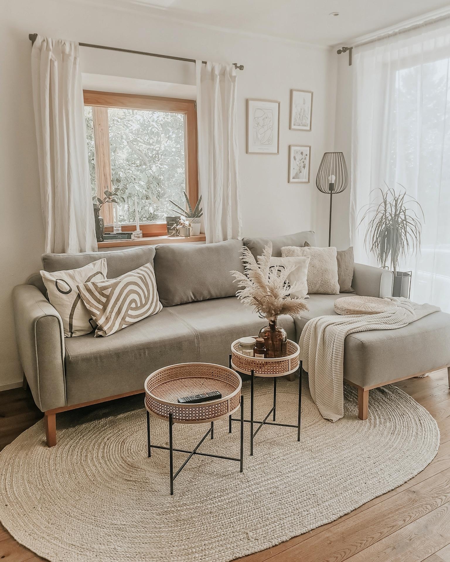 Endlich ist unser Wohnzimmer fertig ❤️
#boho #scandihome #wohnzimmer #minimalism #whiteinterior #neutral #interiordesign