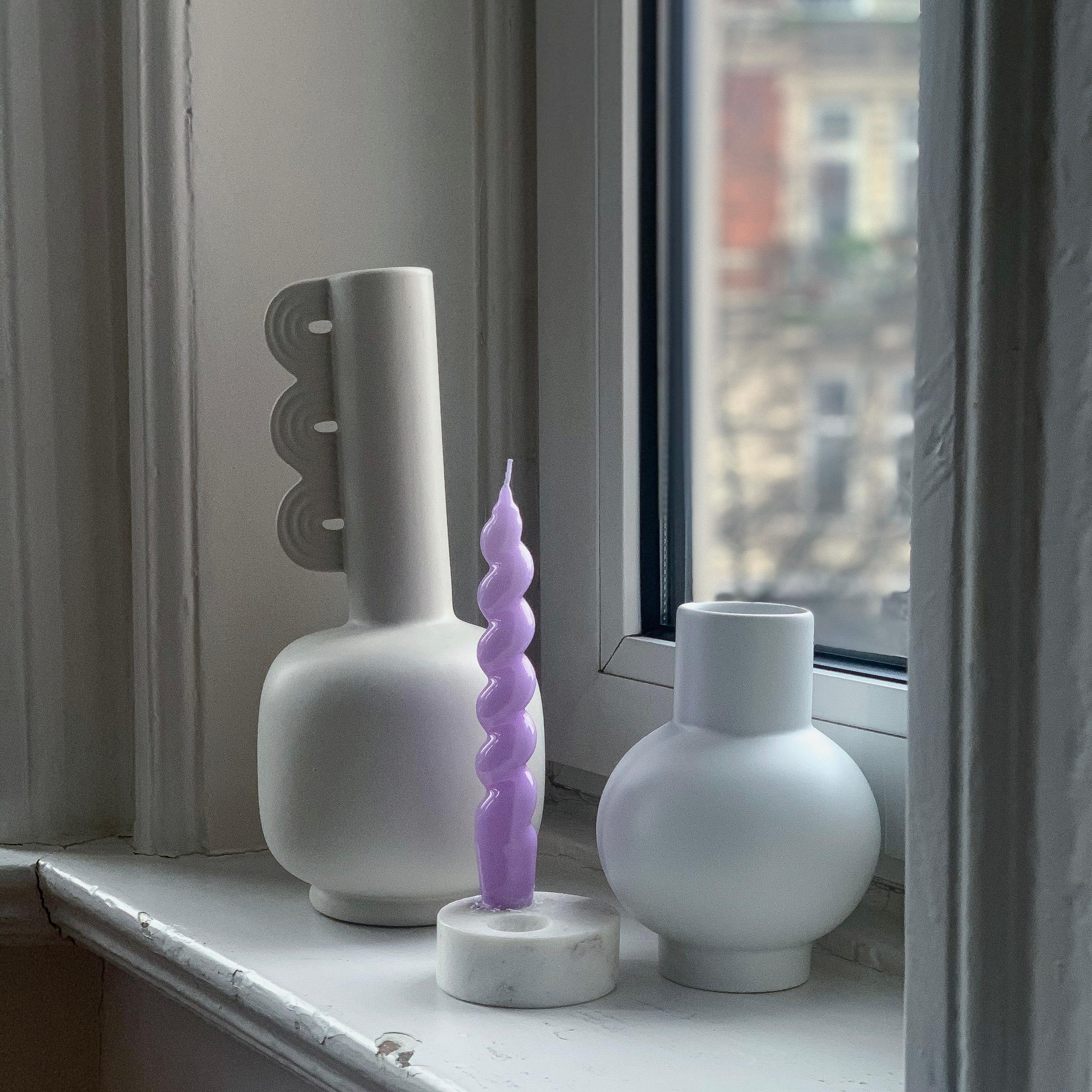 F O R M S
___________
#forms #vasenmittwoch #lilac #white #vases #vasen #candle #kerzen 
