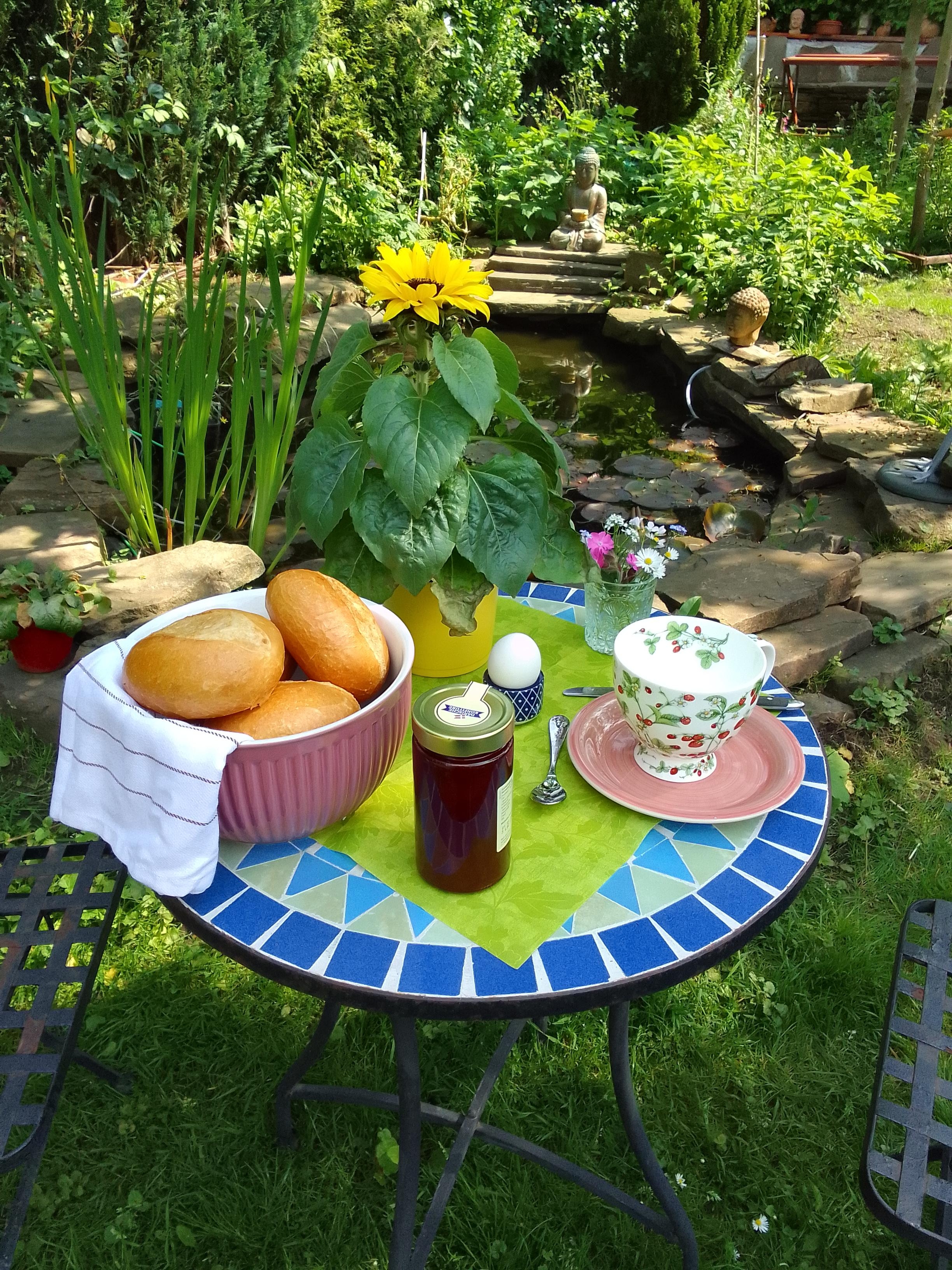#Gartenliebe #Frühstück #Feiertag
