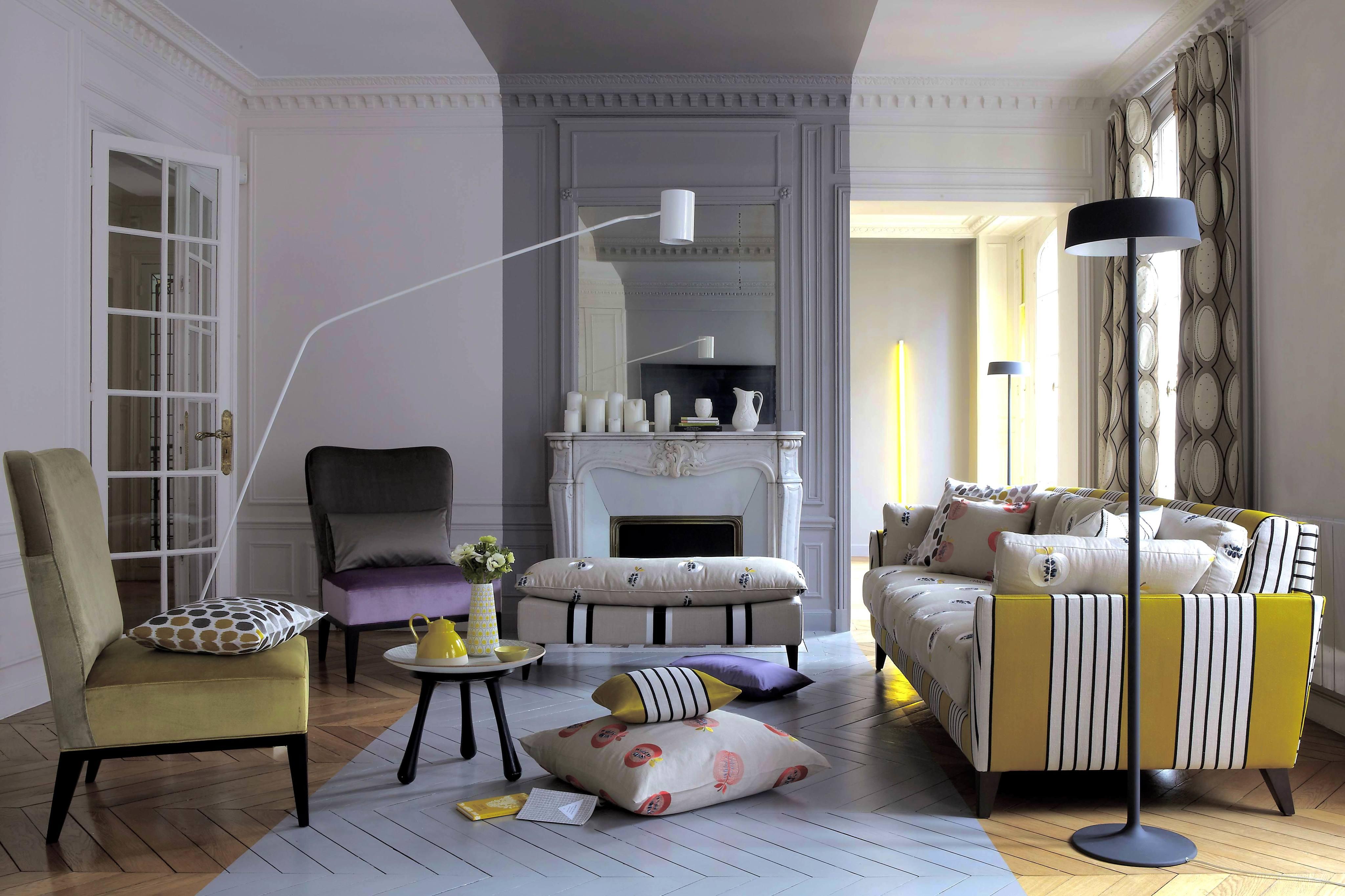 Gelb-weiß gestreiftes Sofa #gestreiftessofa ©Boussac über Pierre Frey