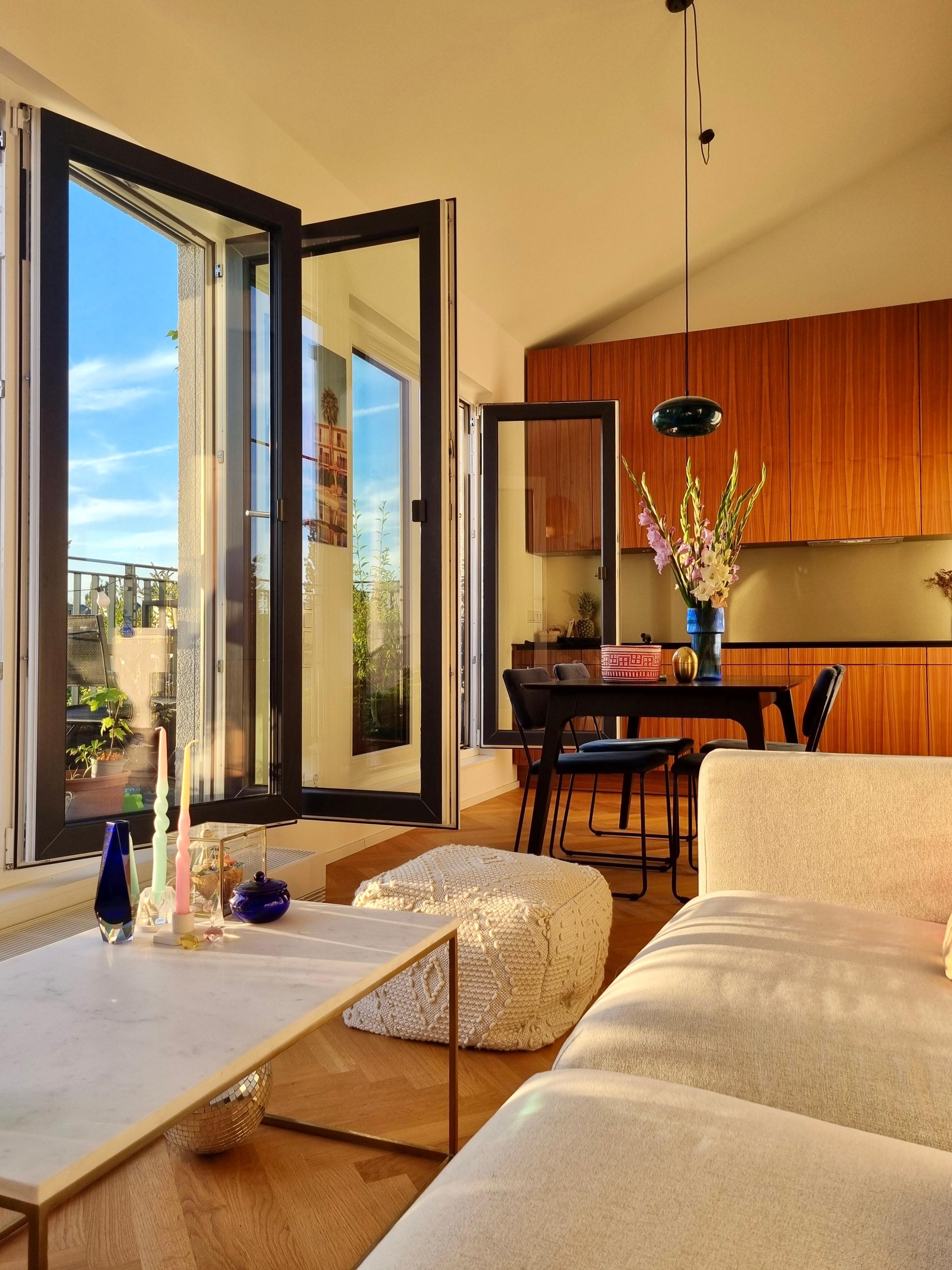 Gladiolenzeit 🥰 #wohnzimmer #Balkon #goldenhour
