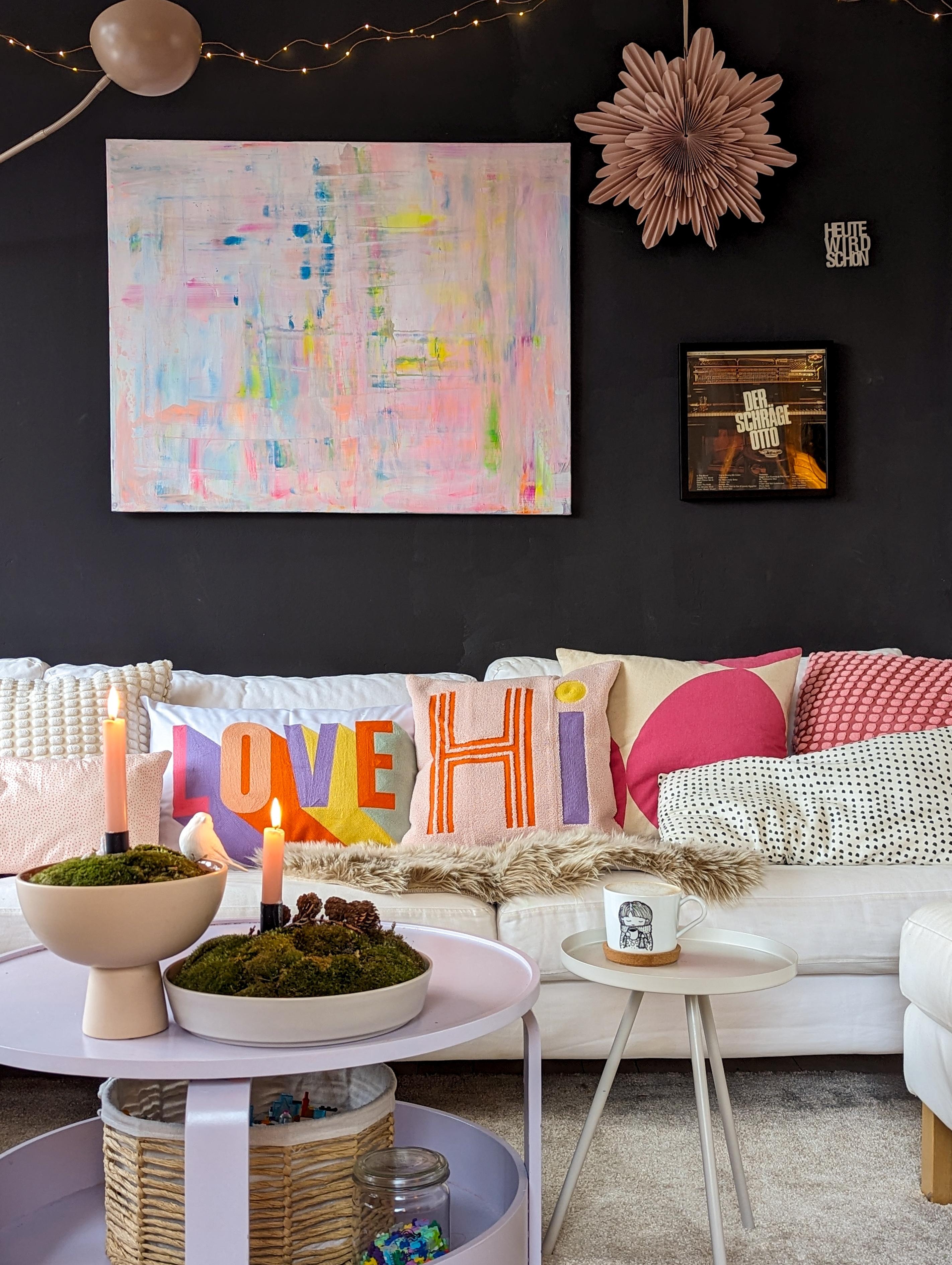Happy #colorful #cozy #couch Tag 🤜🤛❤️💓🧡💛💚🩵🩵💙💜