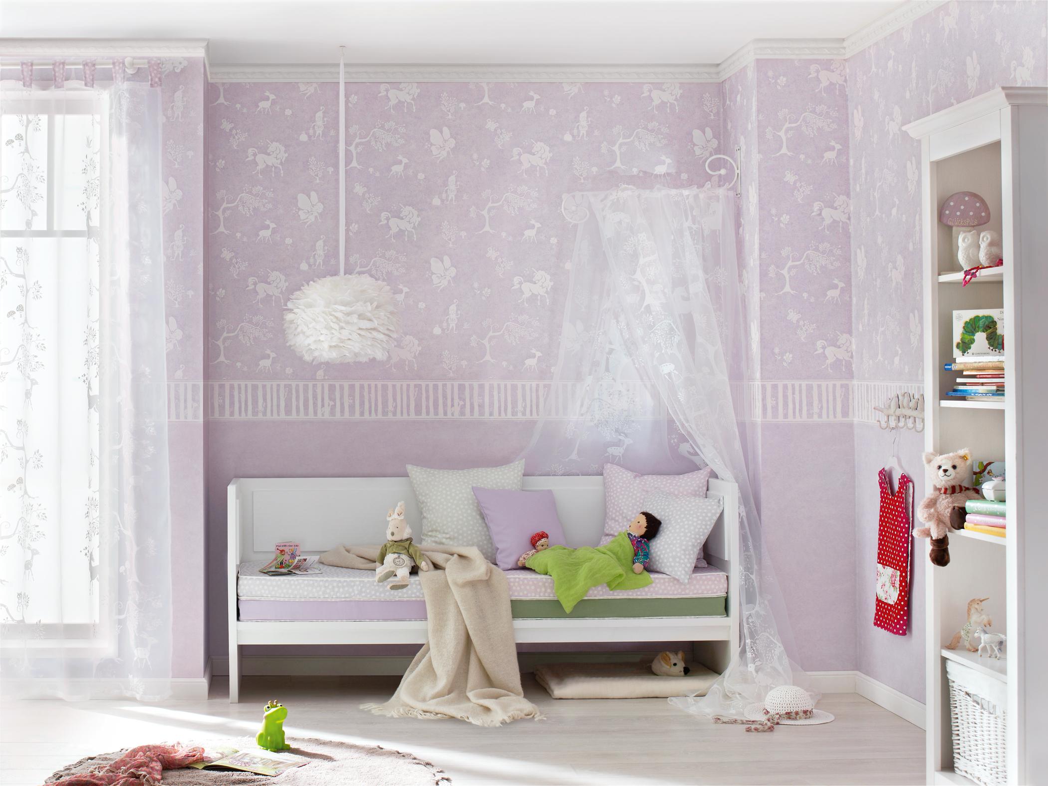 Himmelbett im Mädchen-Kinderzimmer #wandgestaltung #himmelbett #mädchenzimmer ©Rasch