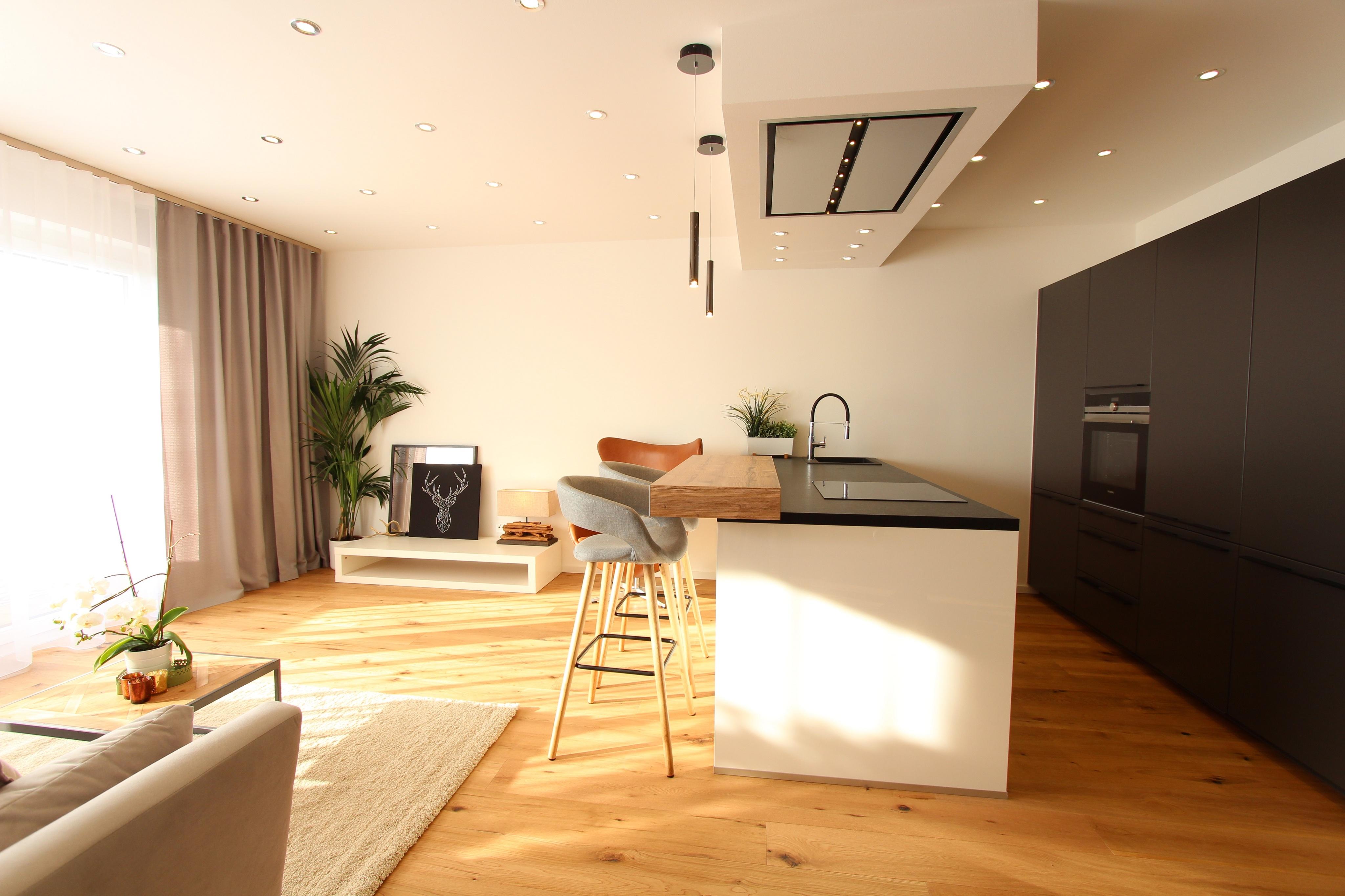 Home Staging Graz #küche #wohnzimmer #theke #kücheninsel #almhütte ©Isabella Hemmer