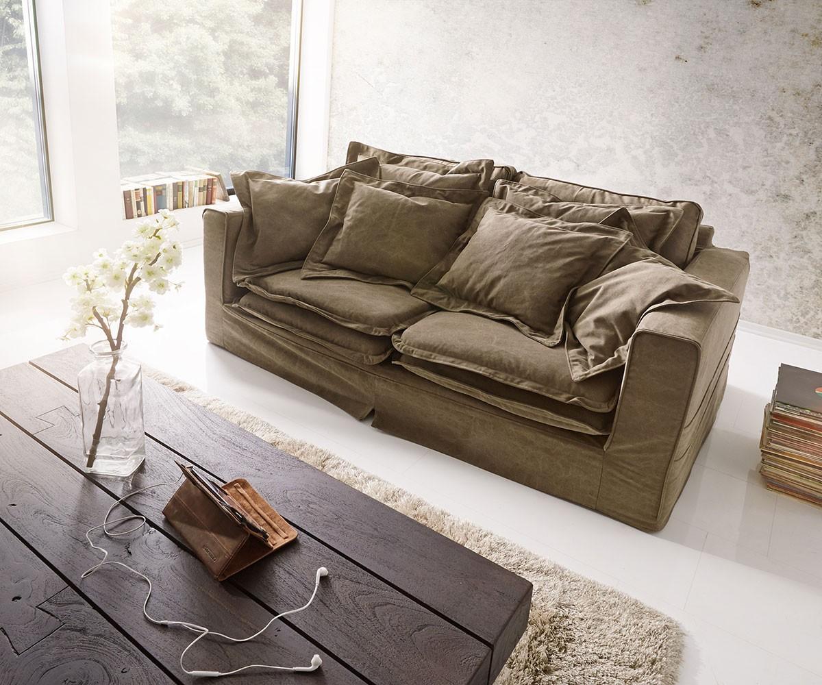 Hussensofa Noelia 200x110cm Braun Couch mit Kissen #ecksofa #kissen #sofa #wohnlandschaft #bigsofa ©DELIFE GmbH