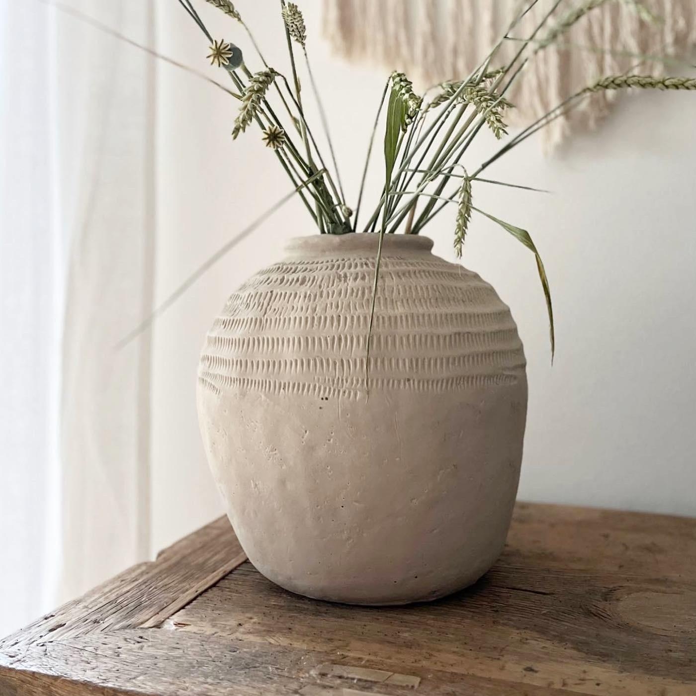 Ich liebe diese Töpfe 🤍
#vase #blumenliebe #driedflowers #handmade #unikat 