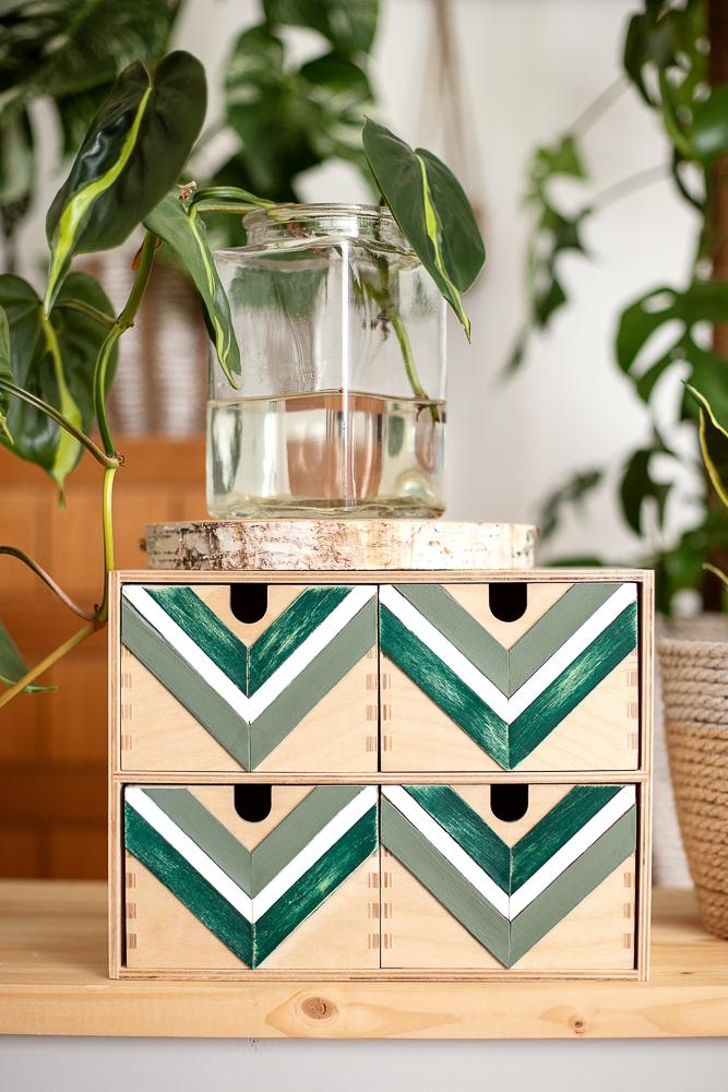 IKEA Moppe Hack. Upcycling mit Holzstielen im Chevron Stil.
#ikeahack #moppehack #upcycling