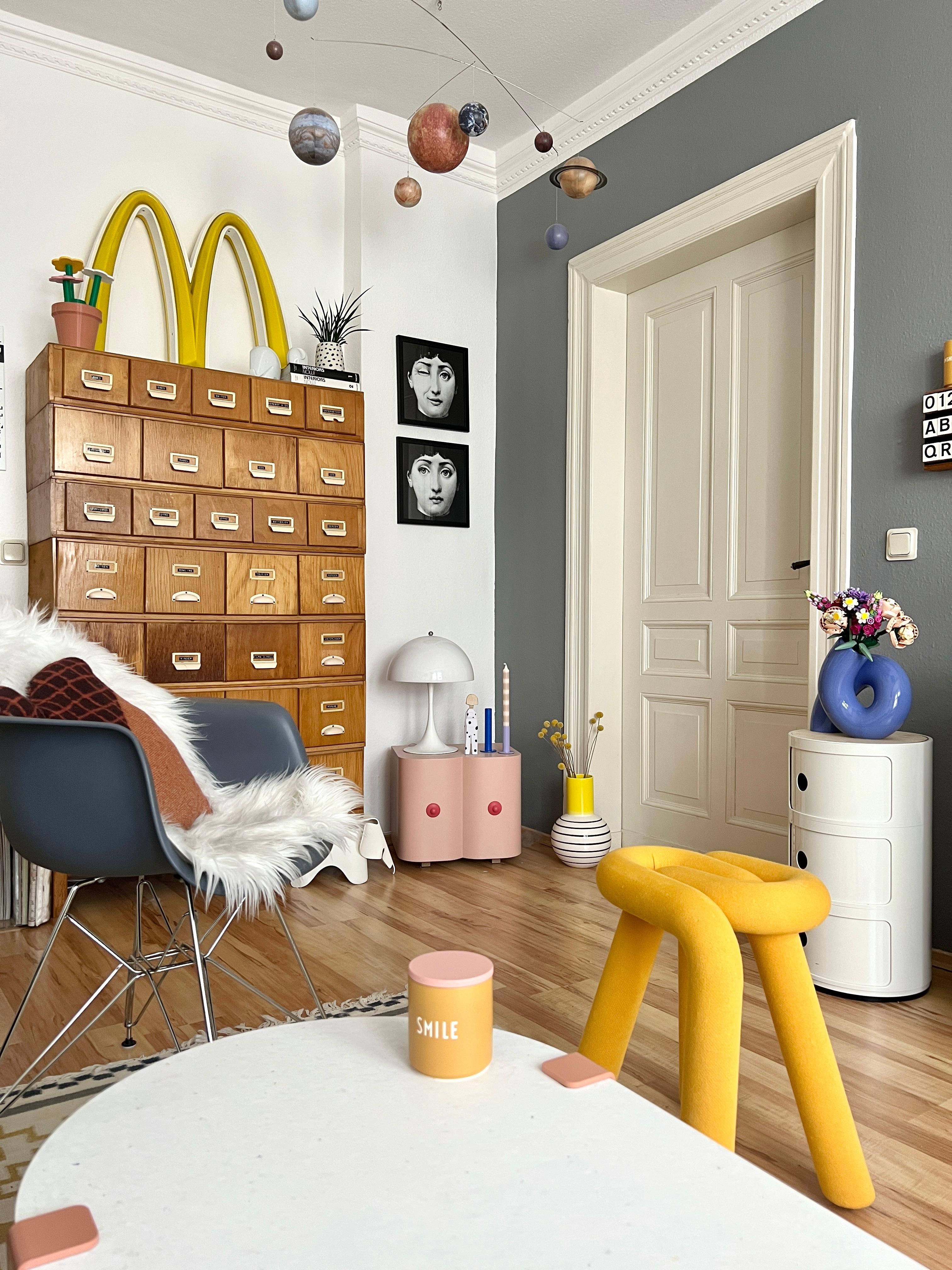 #interior #interiordesign #couchliebt #wohnzimmer #componibili #vintage #designletters #midcentury #flohmarktfund #gelb