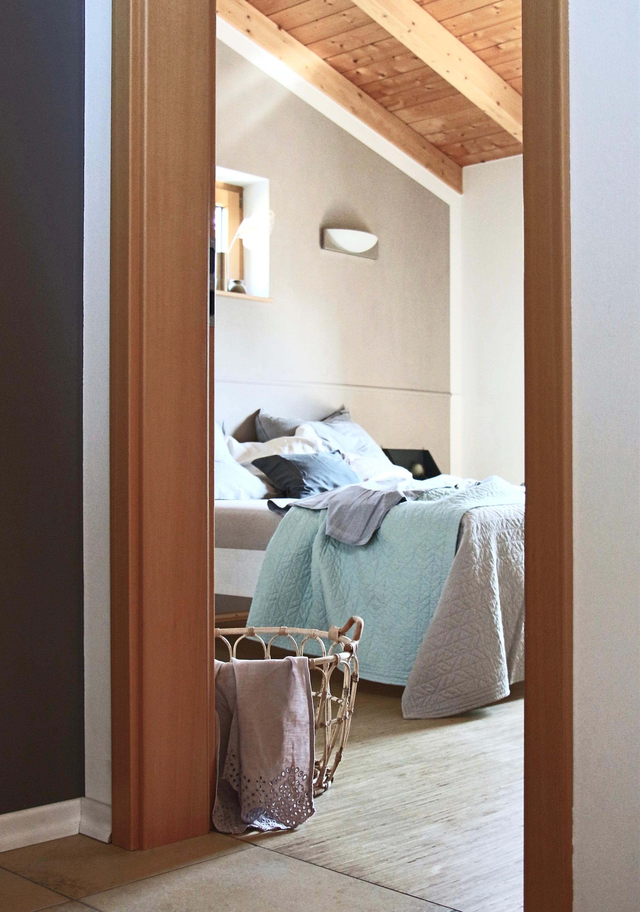 #interior #living #bett #schlafzimmer #holzhaus #summerstyle #natural #farbe #schönerwohnen #beige #mint