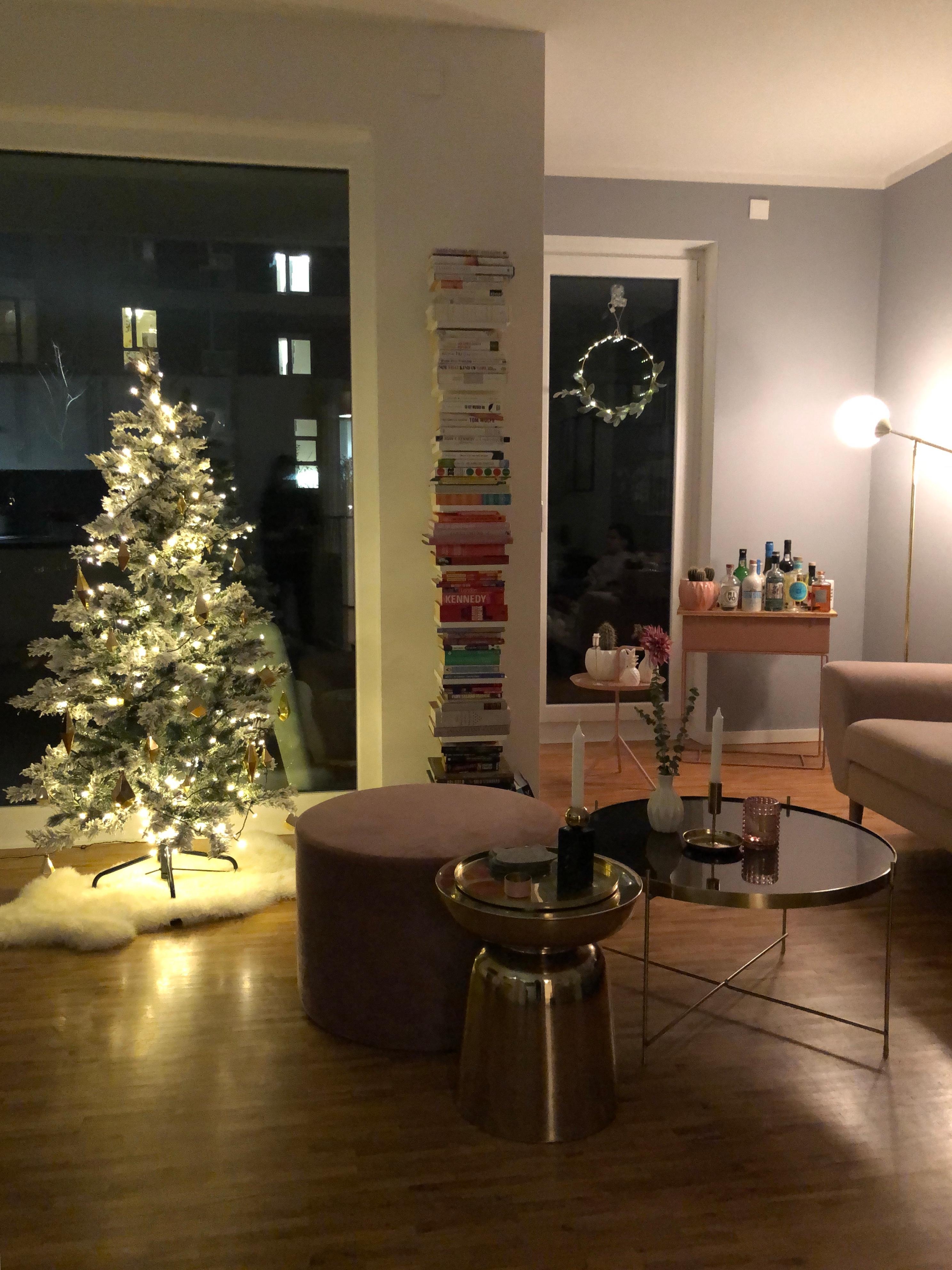 It’s beginning to look a lot like Christmas 🎄 #wohnzimmer #deko #weihnachten #xmas 
