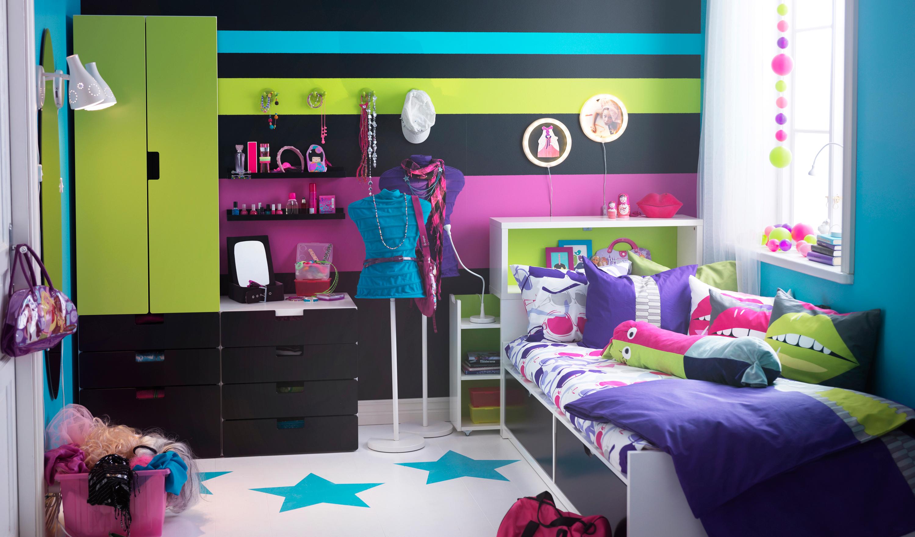 Jugendzimmer in Neonfarben #bett #wandfarbe #wandgestaltung #jugendzimmer #kommode #ikea #kleiderschrank #jugendbett #designwand ©Inter IKEA Systems B.V.