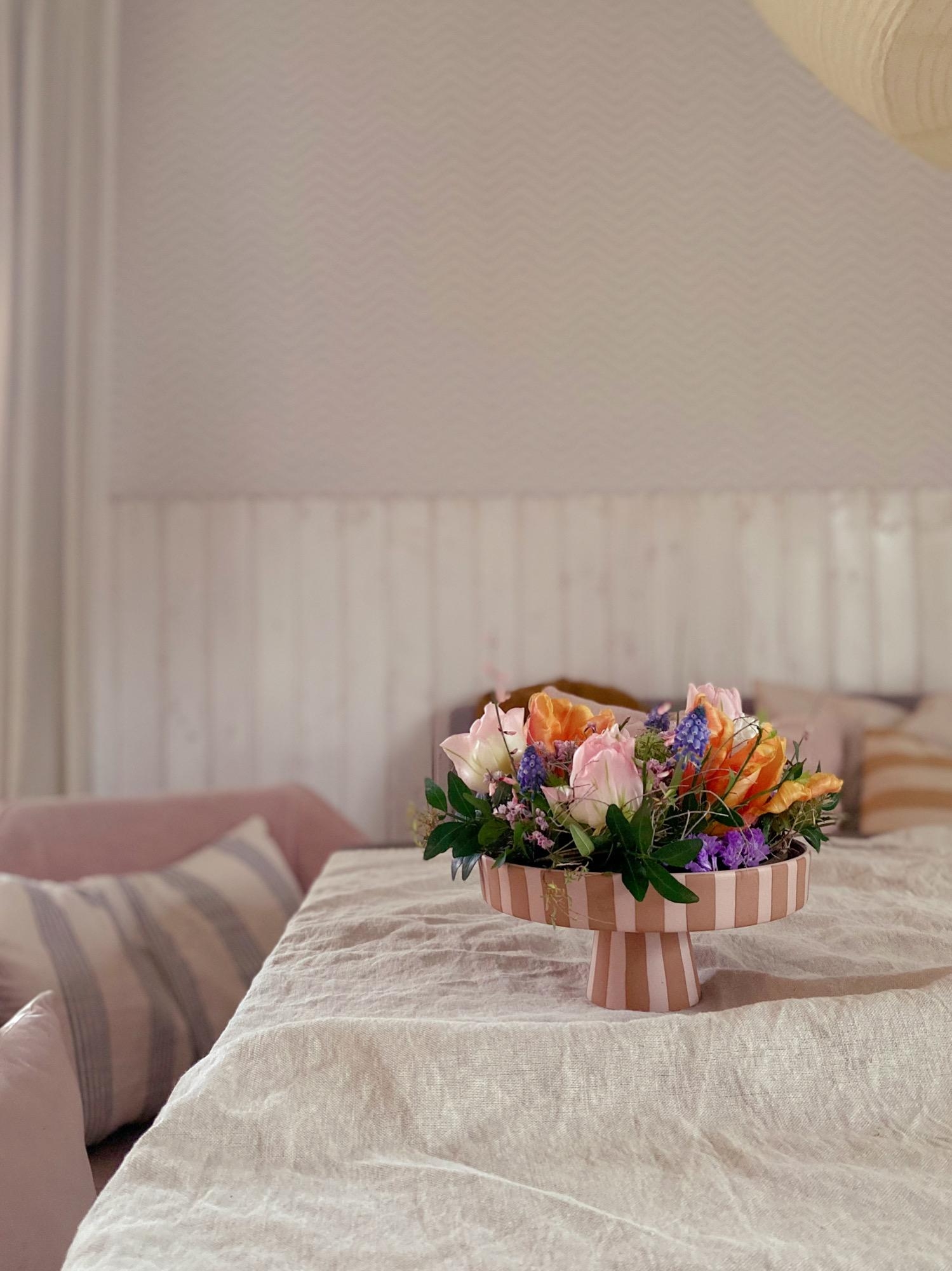 Kranzliebe 
#springvibes#tulpen#wreath#diy#oyoy#tischdeko#homedecor#kranz#flowers