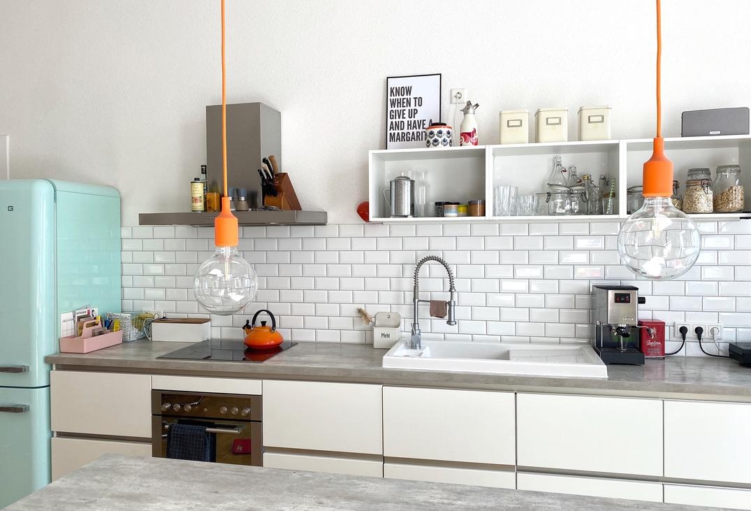 Küche, bester Ort der Wohnung ❤️ #kitchen #metrotiles #smeg