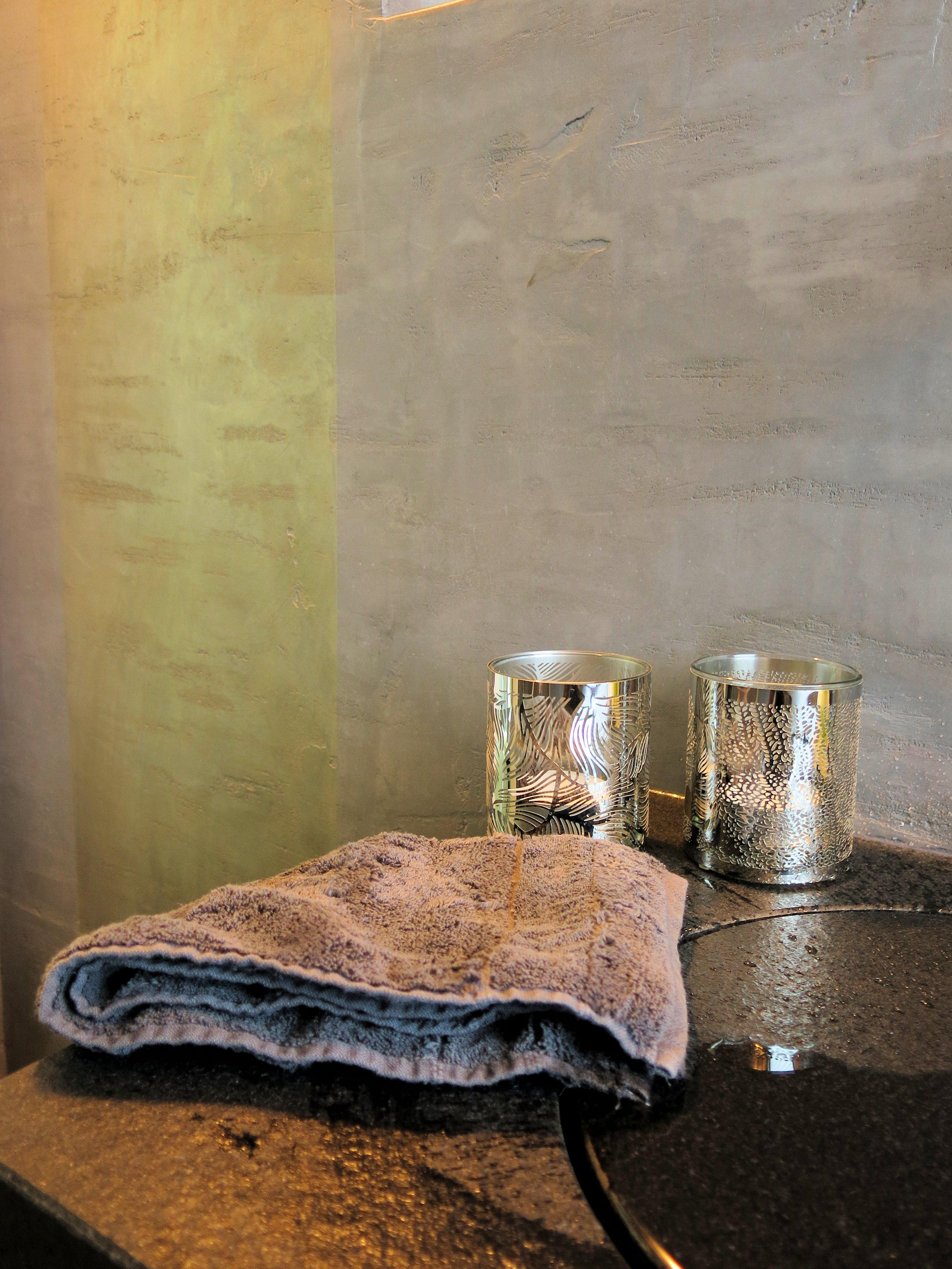 Luxus Badezimmer #grauewandgestaltung #luxusbadezimmer ©www.wandmanufaktur.de