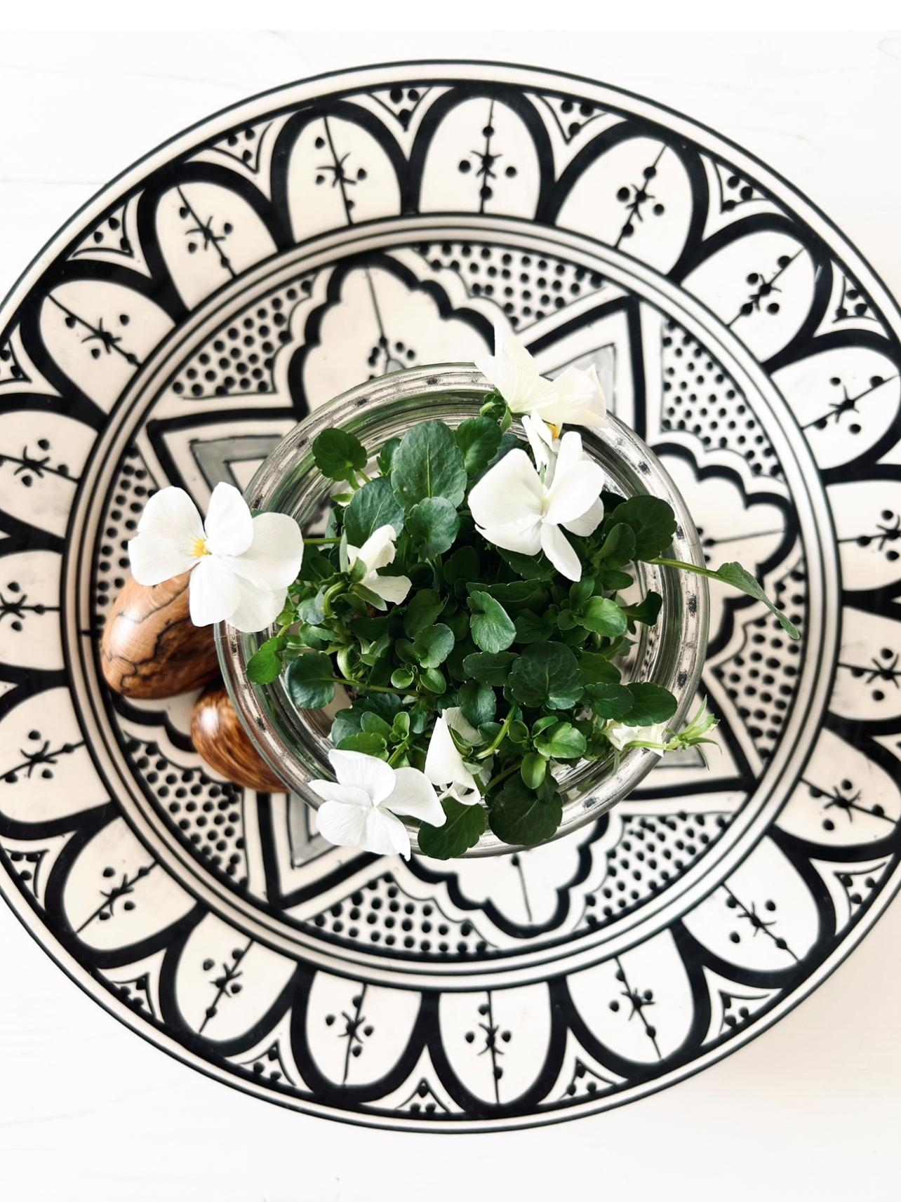 #marokkanisch #keramikliebe #frühlingsblumen #frühlingsvorfreude #skandinavisch #schwedenhaus #ostern #holzeier #ostereier