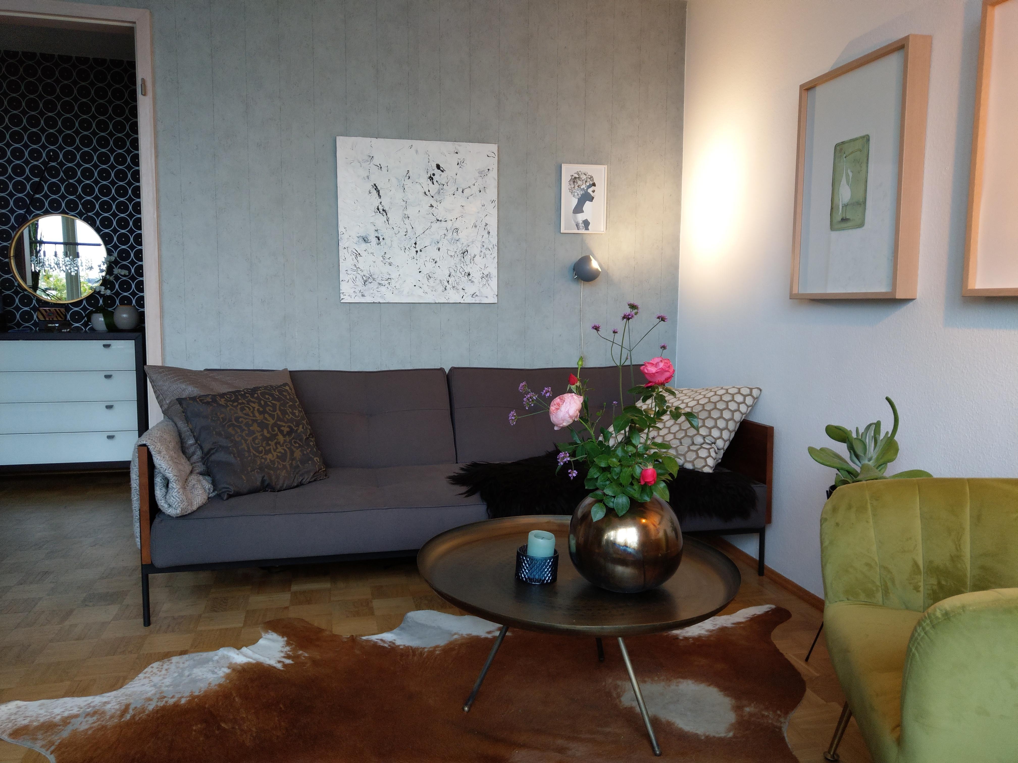 Mein gemütliches Sofa von  Designattack 
#schlafcouch #lieblingsvase #selfmade #mixedstyle #betonoptik
