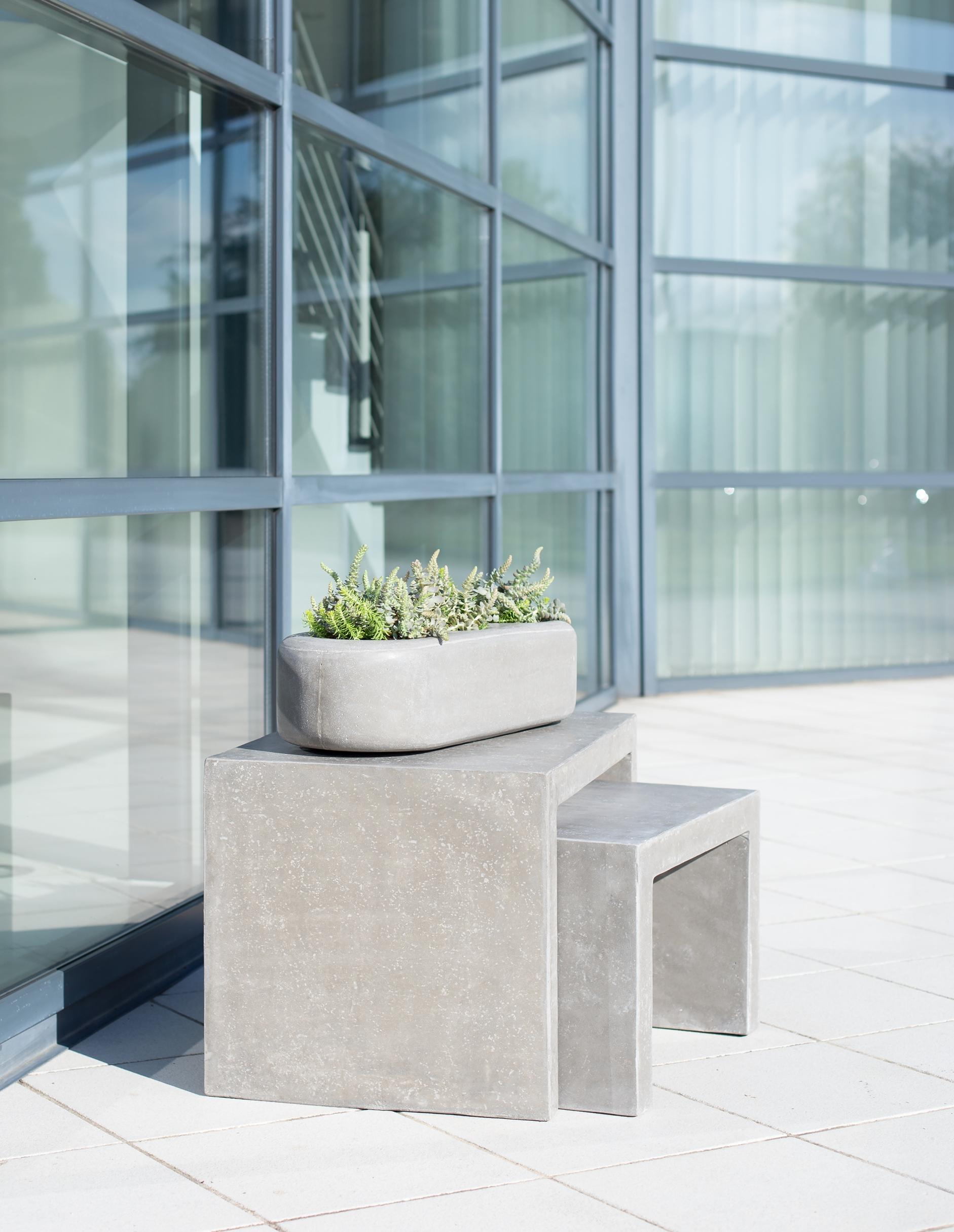 Moderne Beton Konsole #bauhausstil #terrasse #konsole #minimalistisch #betonmöbel #terrassentisch ©fleur ami