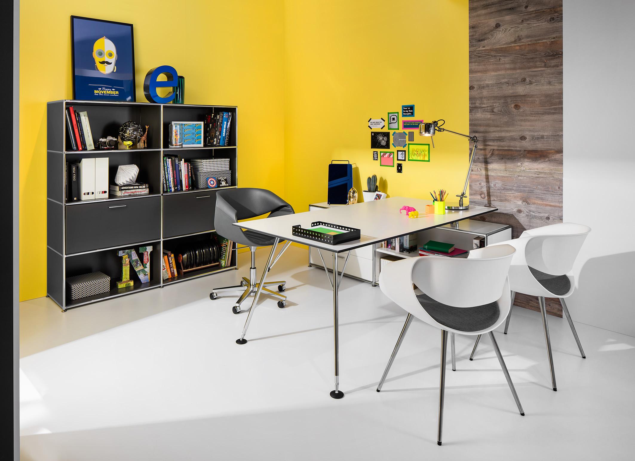 Moderne Bürostühle für das Arbeitszimmer #stuhl #büro #bürostuhl #arbeitszimmer #weißerstuhl #sitzgelegenheit ©Dauphin Home, Designer: Martin Ballendat