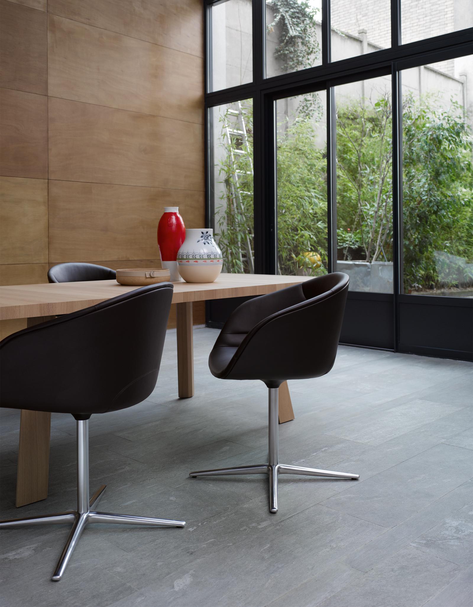 Moderne Sitzecke #schalensessel #tisch ©Walter Knoll, Designer: PearsonLloyd