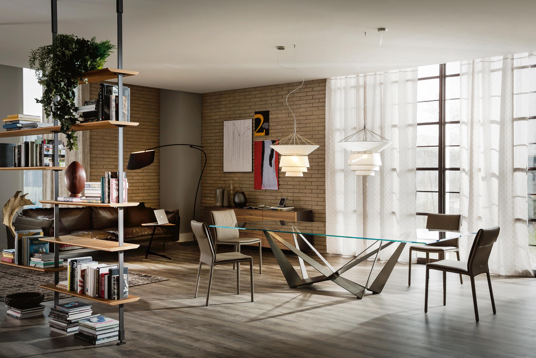 Modernes Wohnzimmer mit Esstisch aus Glas #stuhl #eklektisch #glastisch ©Cattelan Italia