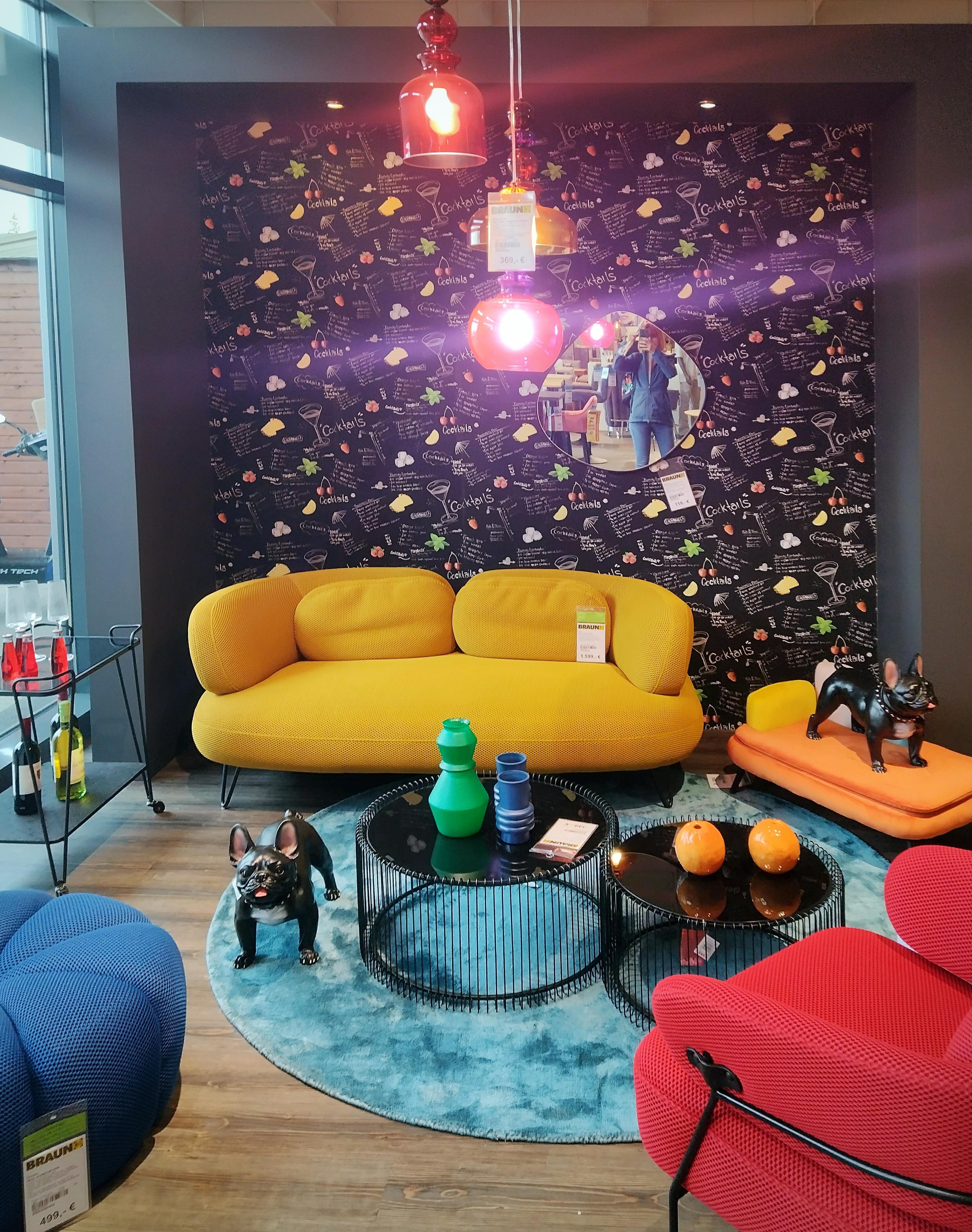 Möbelhausbesuch 😅
#wohnzimmer #farbenfroh