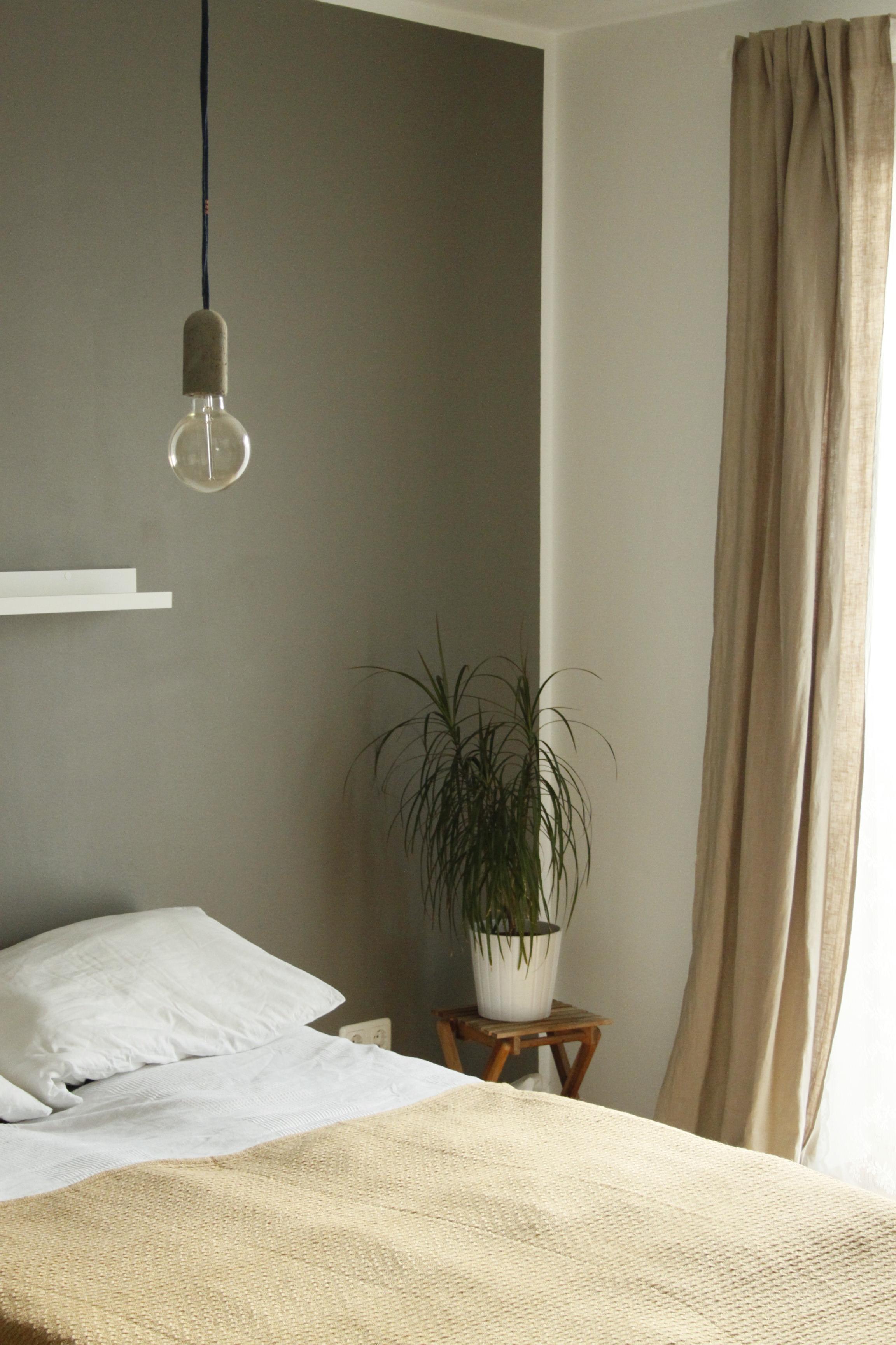 Neue #Betonlampe in unserem #Schlafzimmer. #natürlich #beige #inneneinrichtung #kleinewohnung