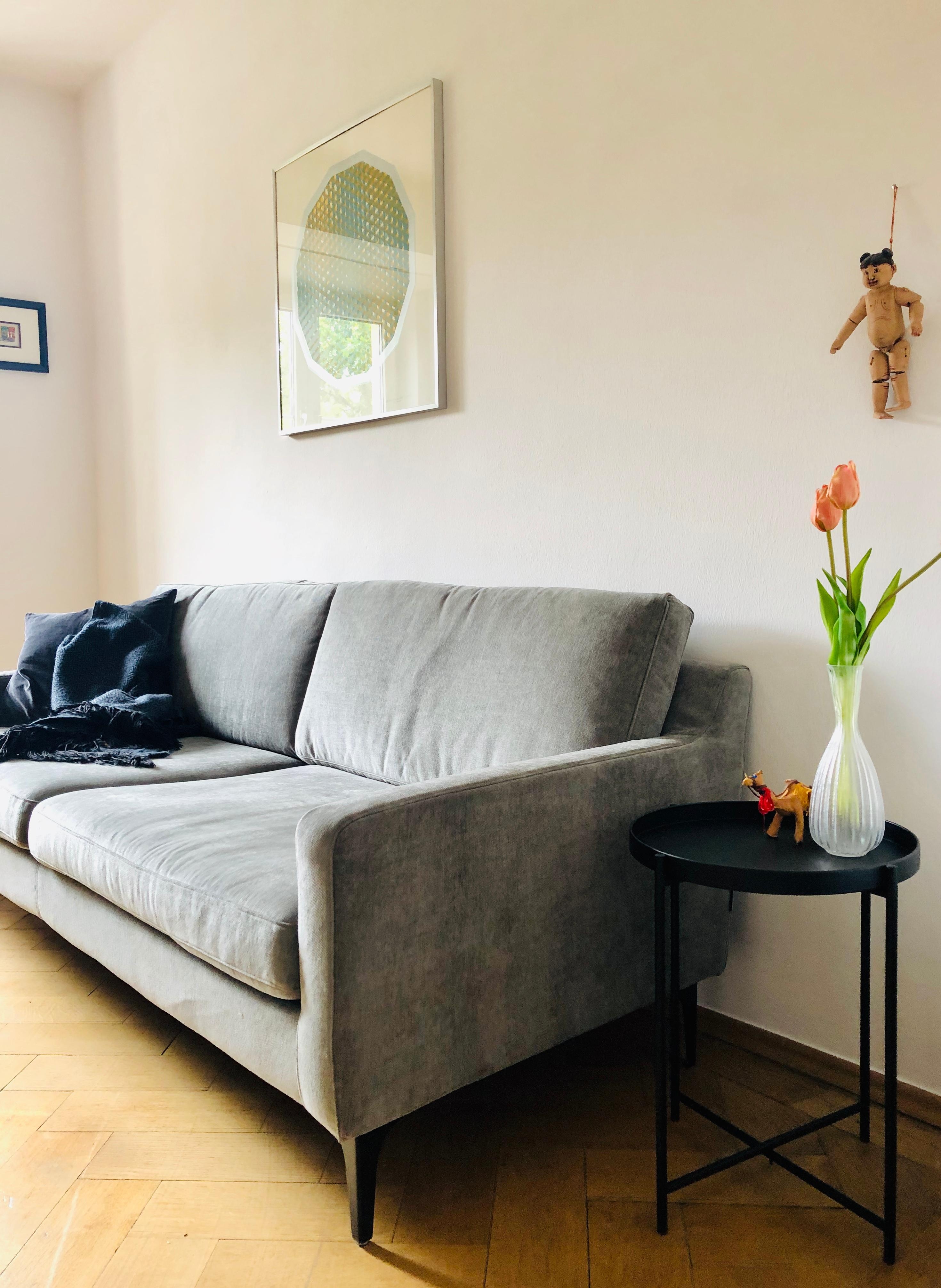 Neue Couch ...
#wohnzimmer #altbau #couchpotato #cozy #sofacompany