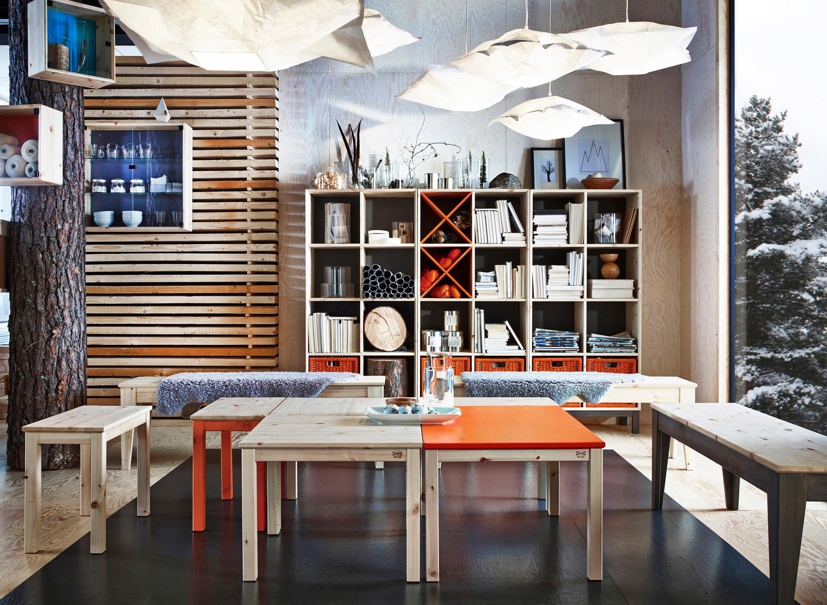 Orangefarbene Möbel und quadratische Formen #schrank #holzbank #ikea #sitzbank #aufbewahrungsbox ©Inter IKEA Systems B.V.