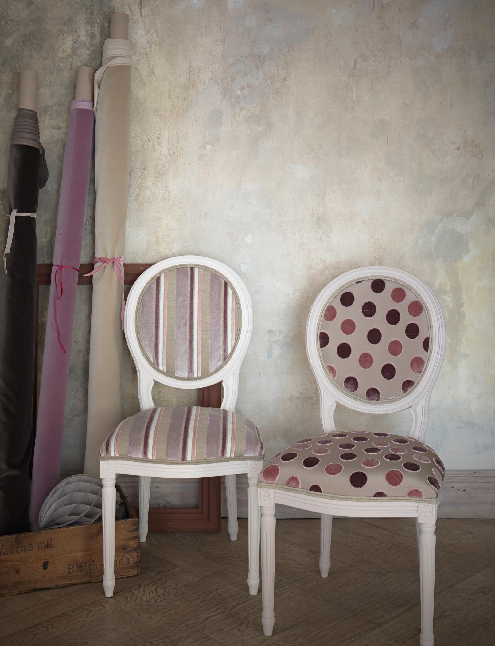 Partnerlook #stuhl #weißerstuhl ©livingathome/Fotograf: Jonas von der Hude
